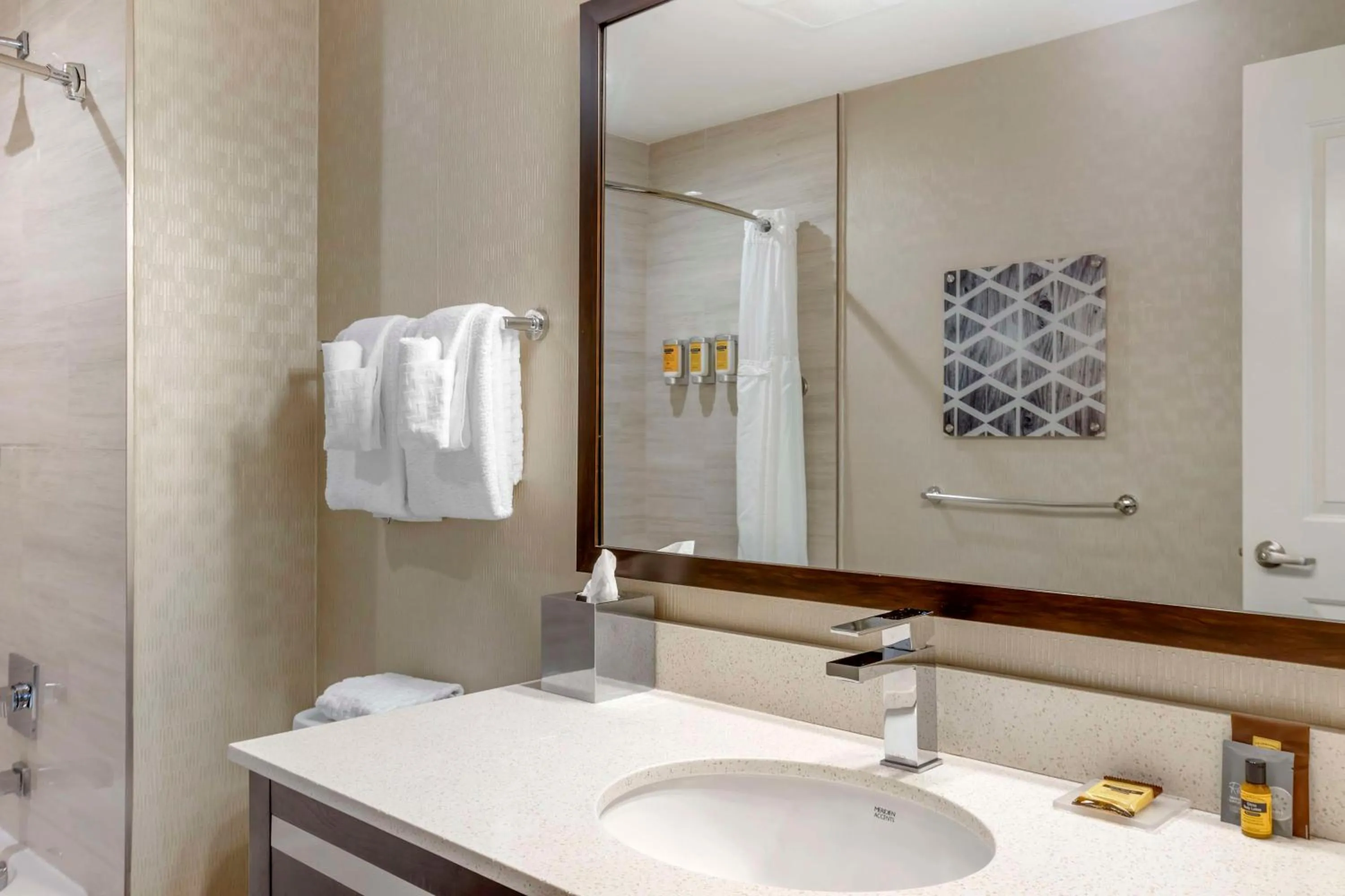 Bathroom in Best Western Plus Philadelphia-Pennsauken Hotel