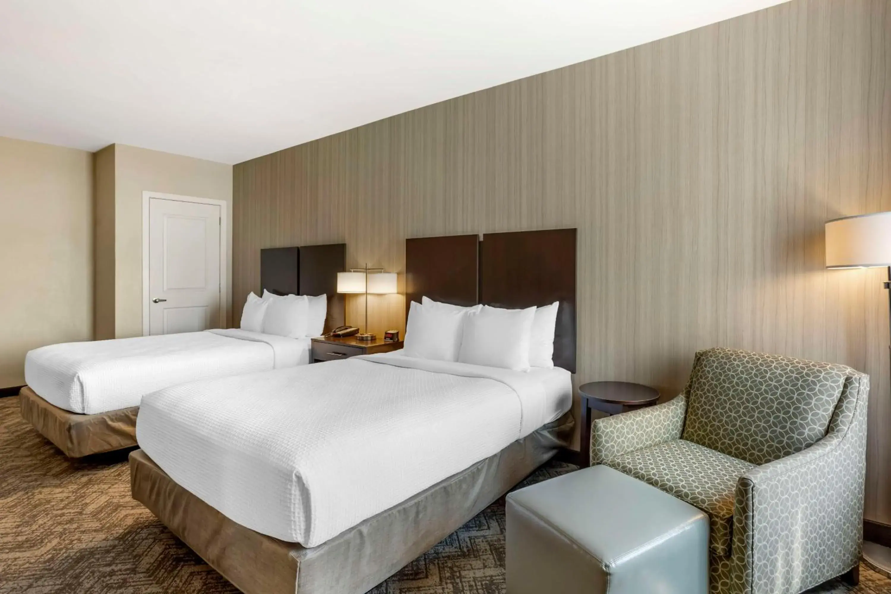 Bedroom, Bed in Best Western Plus Philadelphia-Pennsauken Hotel Bedroom, Bed in Best Western Plus Philadelphia-Pennsauken Hotel