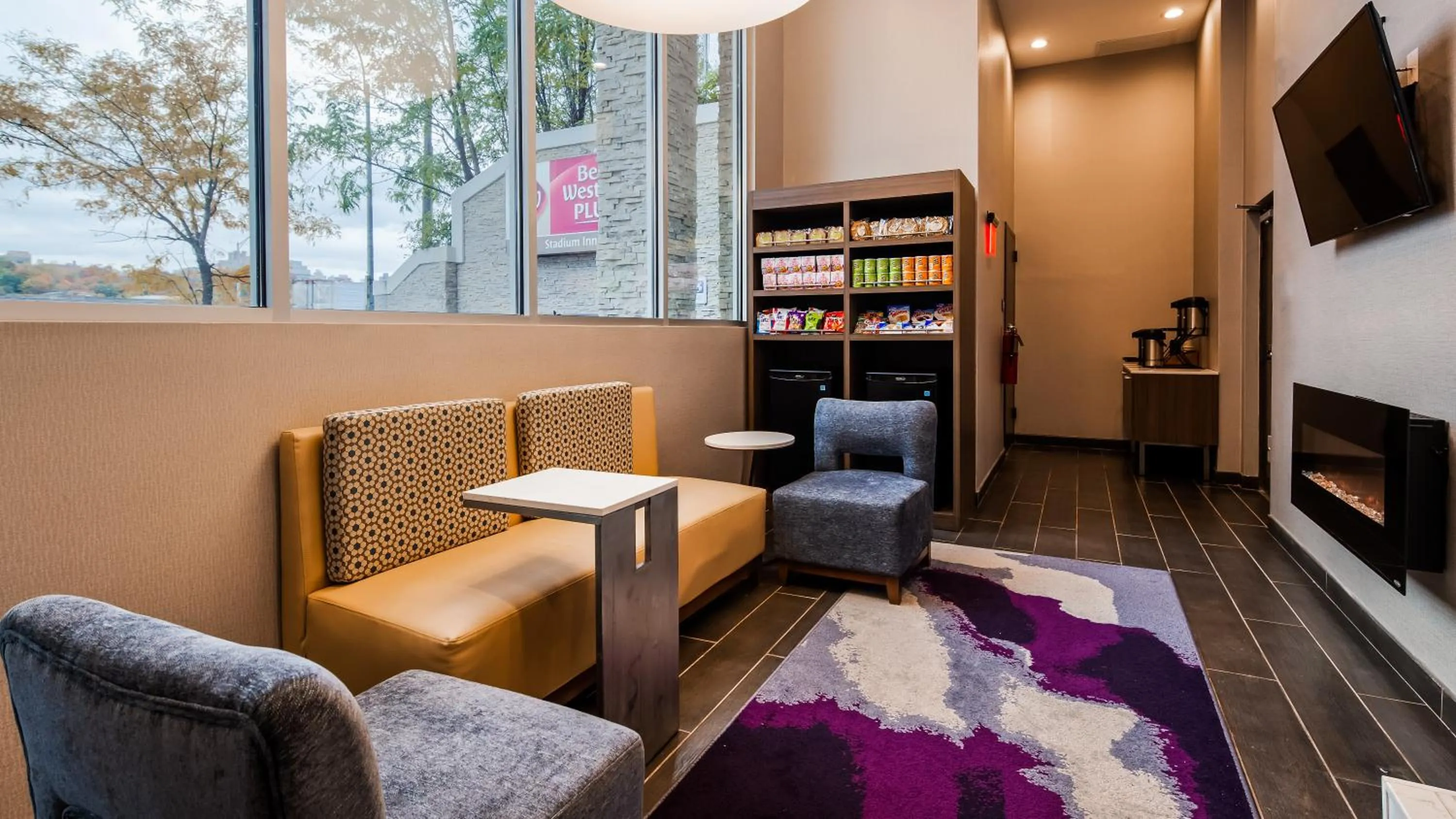Lobby or reception, Seating Area in Best Western Plus Stadium Inn