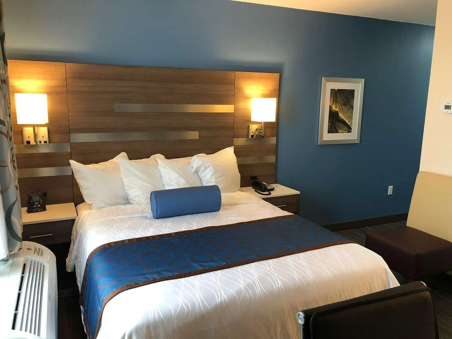 Bedroom in Best Western Plus Stadium Inn