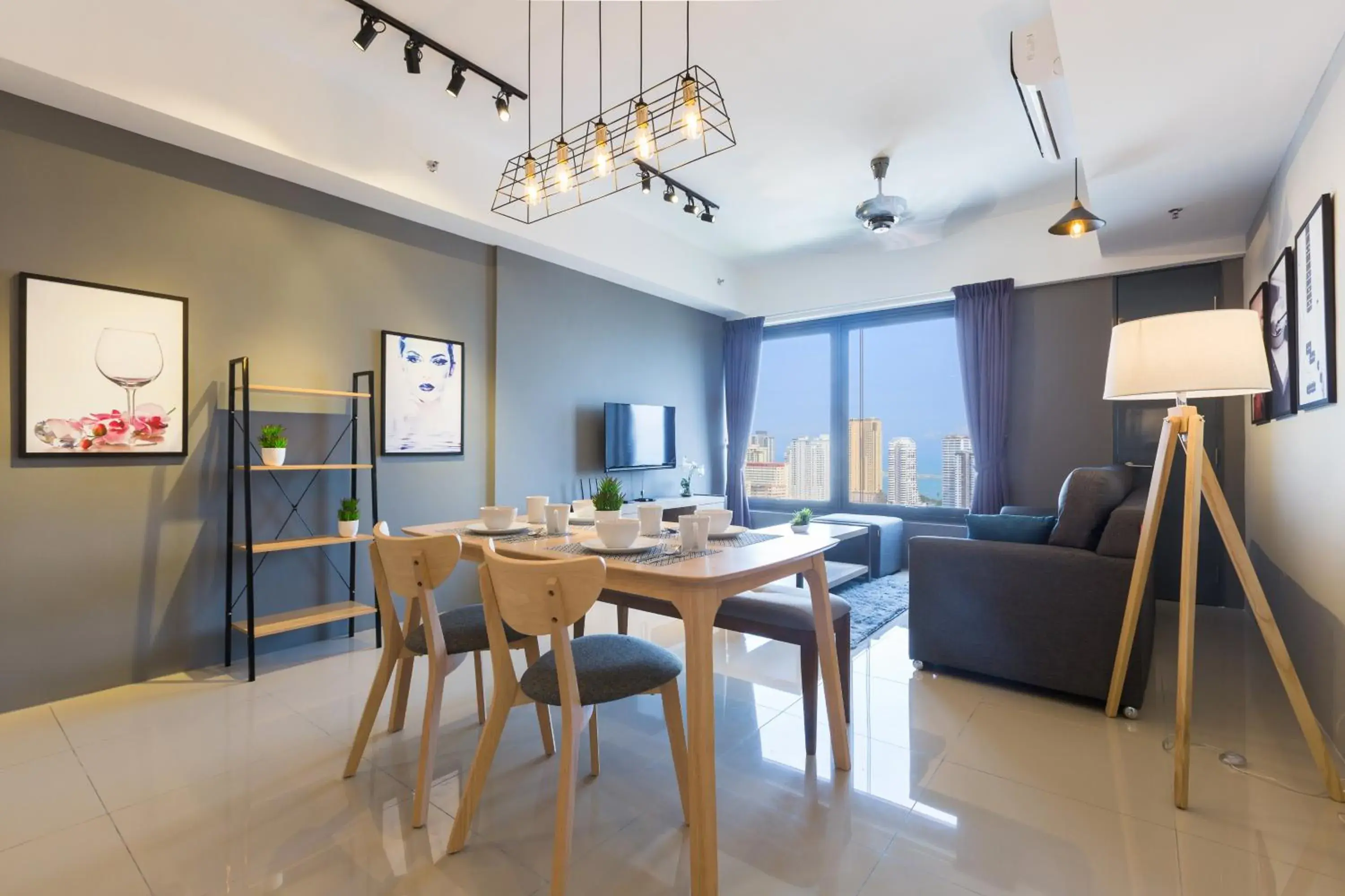 Three-Bedroom Apartment with Sea View in Tropicana 218 Macalister Three-Bedroom Apartment with Sea View in Tropicana 218 Macalister