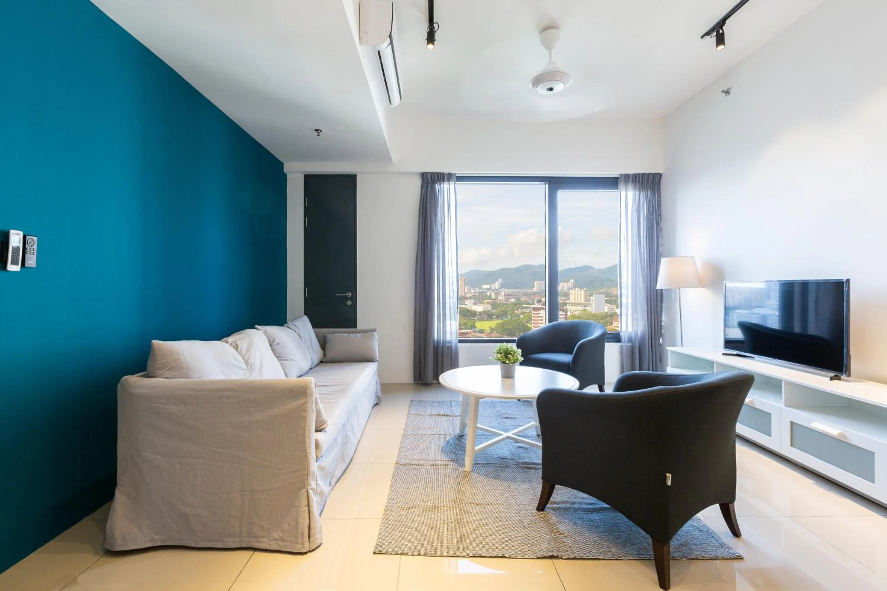 Tropicana 218 Macalister