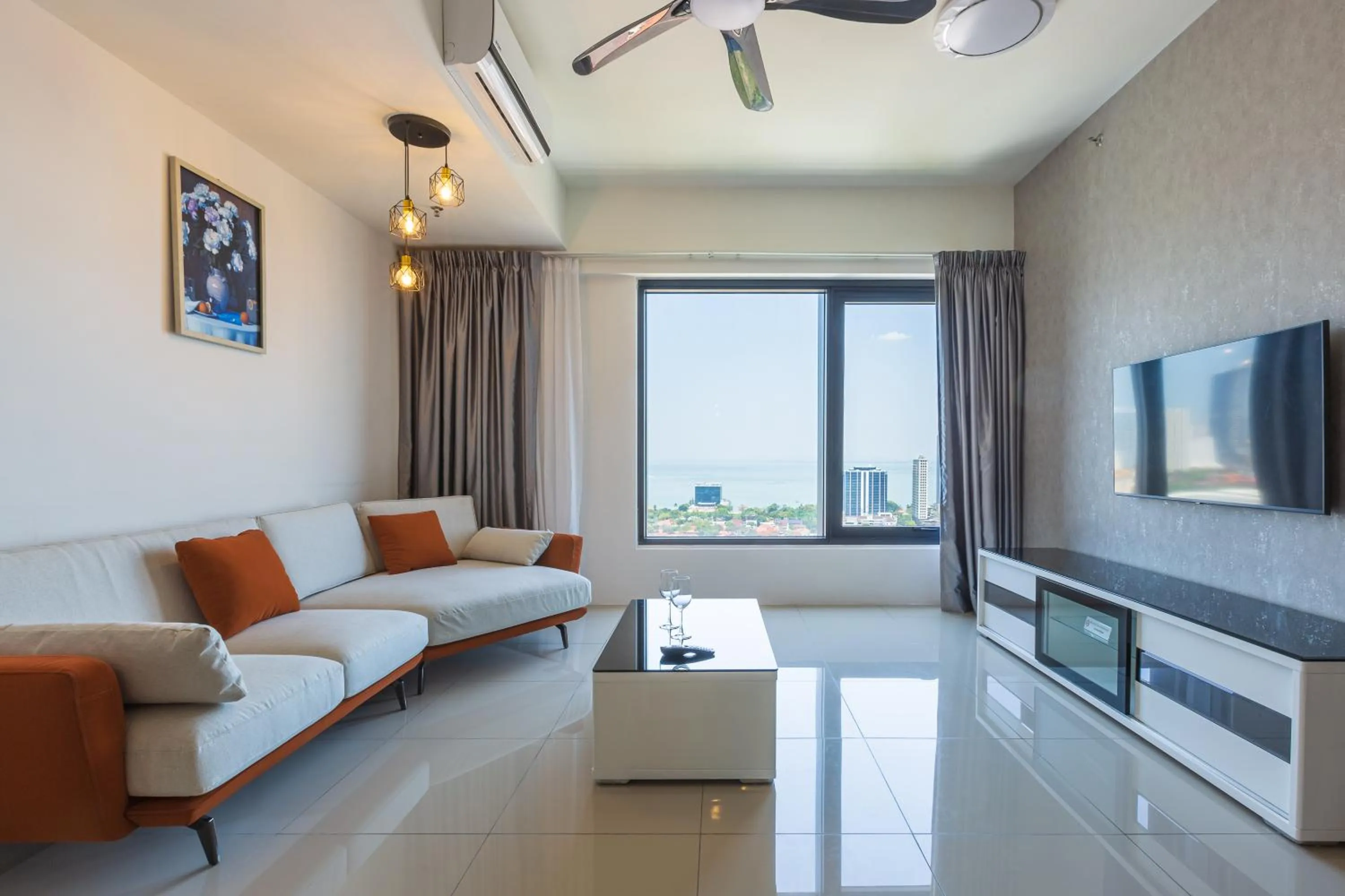 Tropicana 218 Macalister