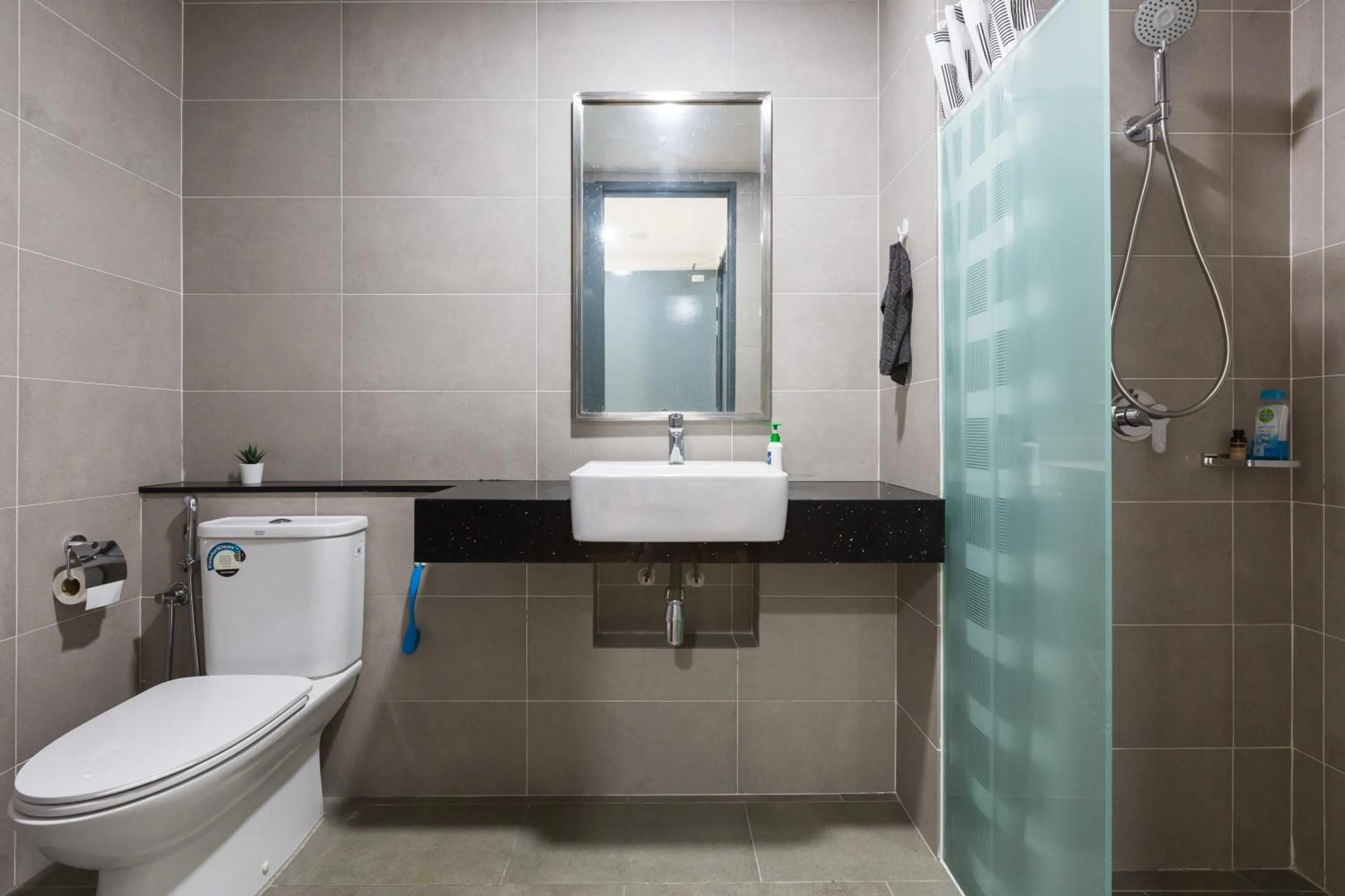 Tropicana 218 Macalister