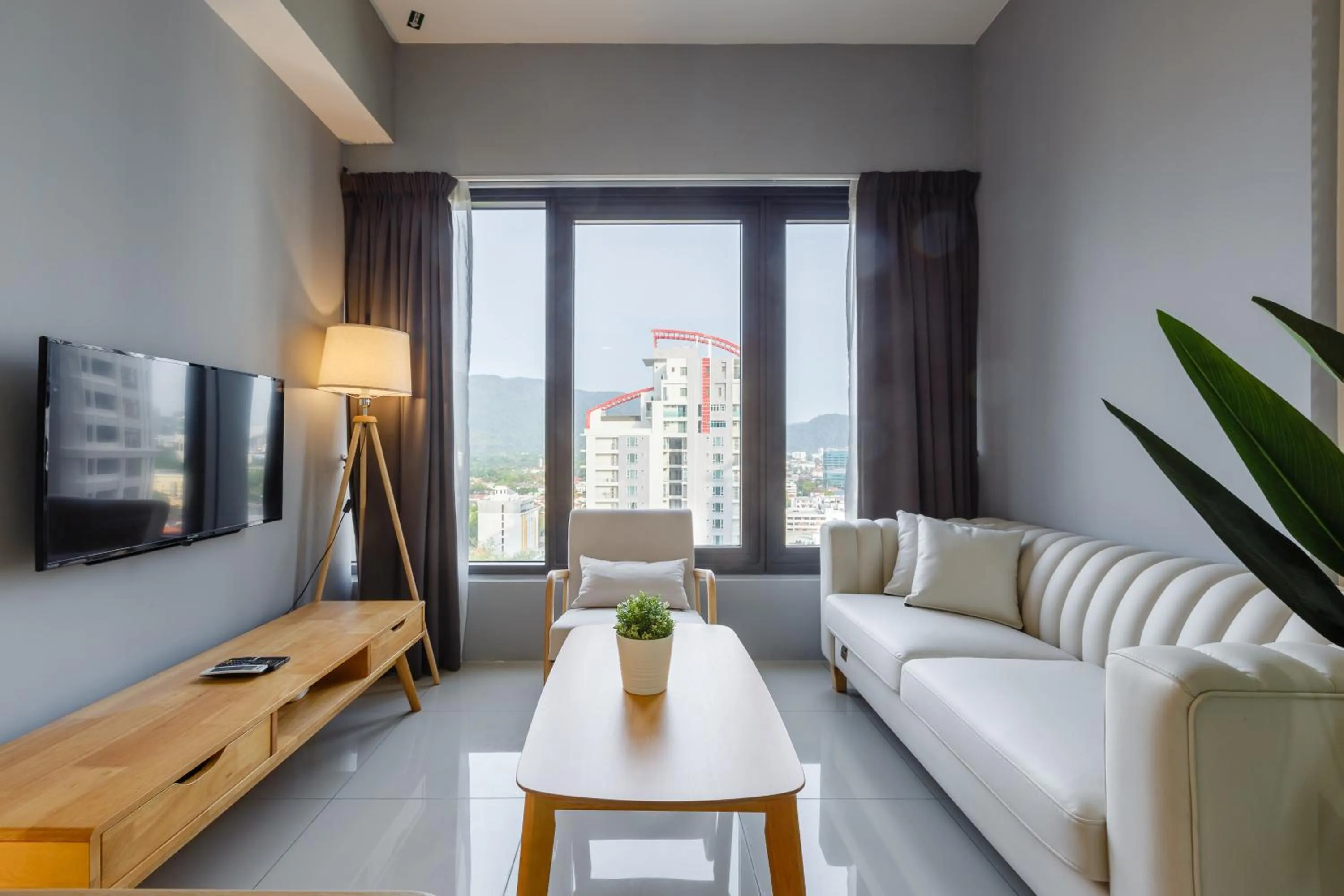 Tropicana 218 Macalister