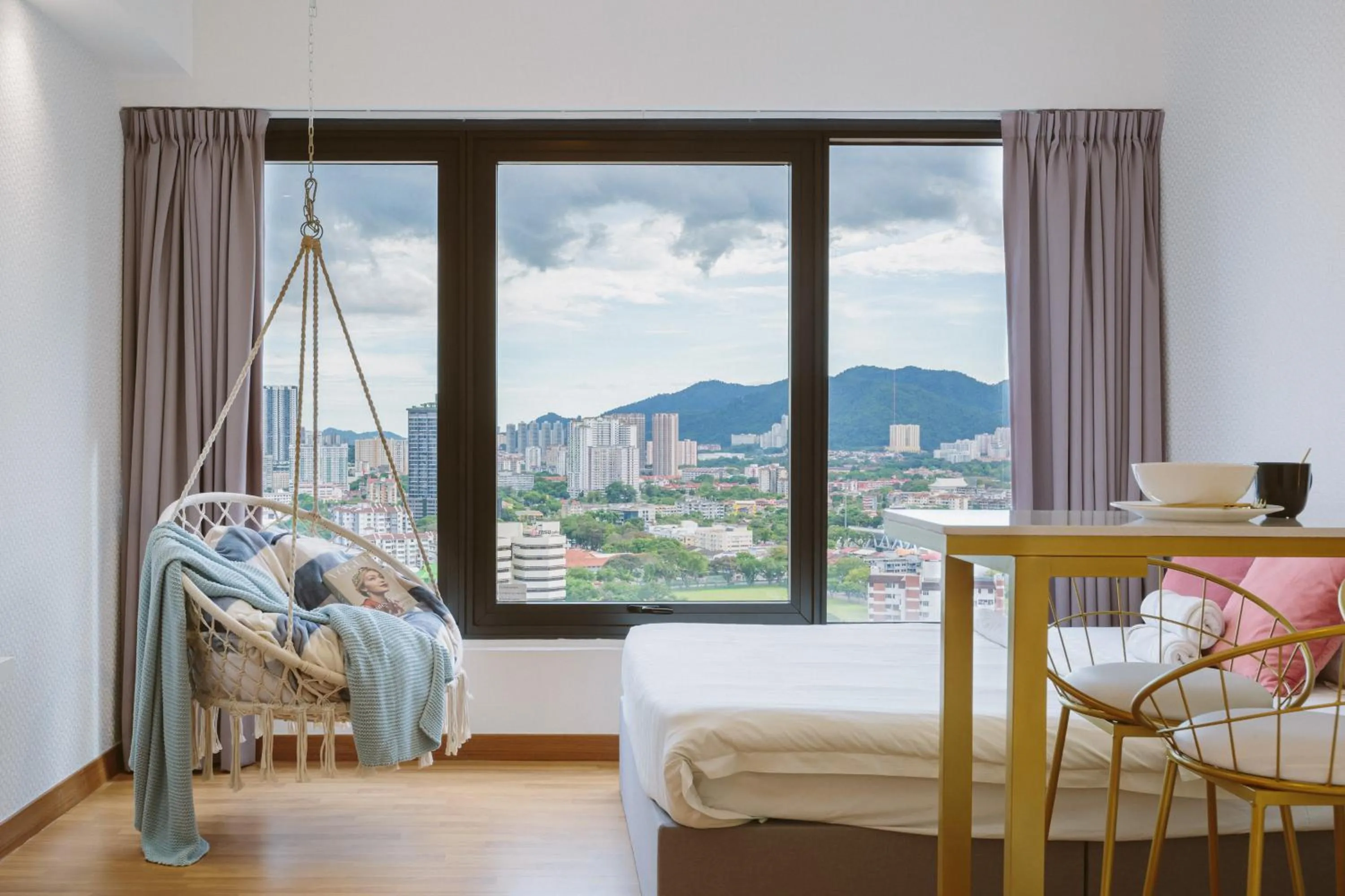 Bed in Tropicana 218 Macalister