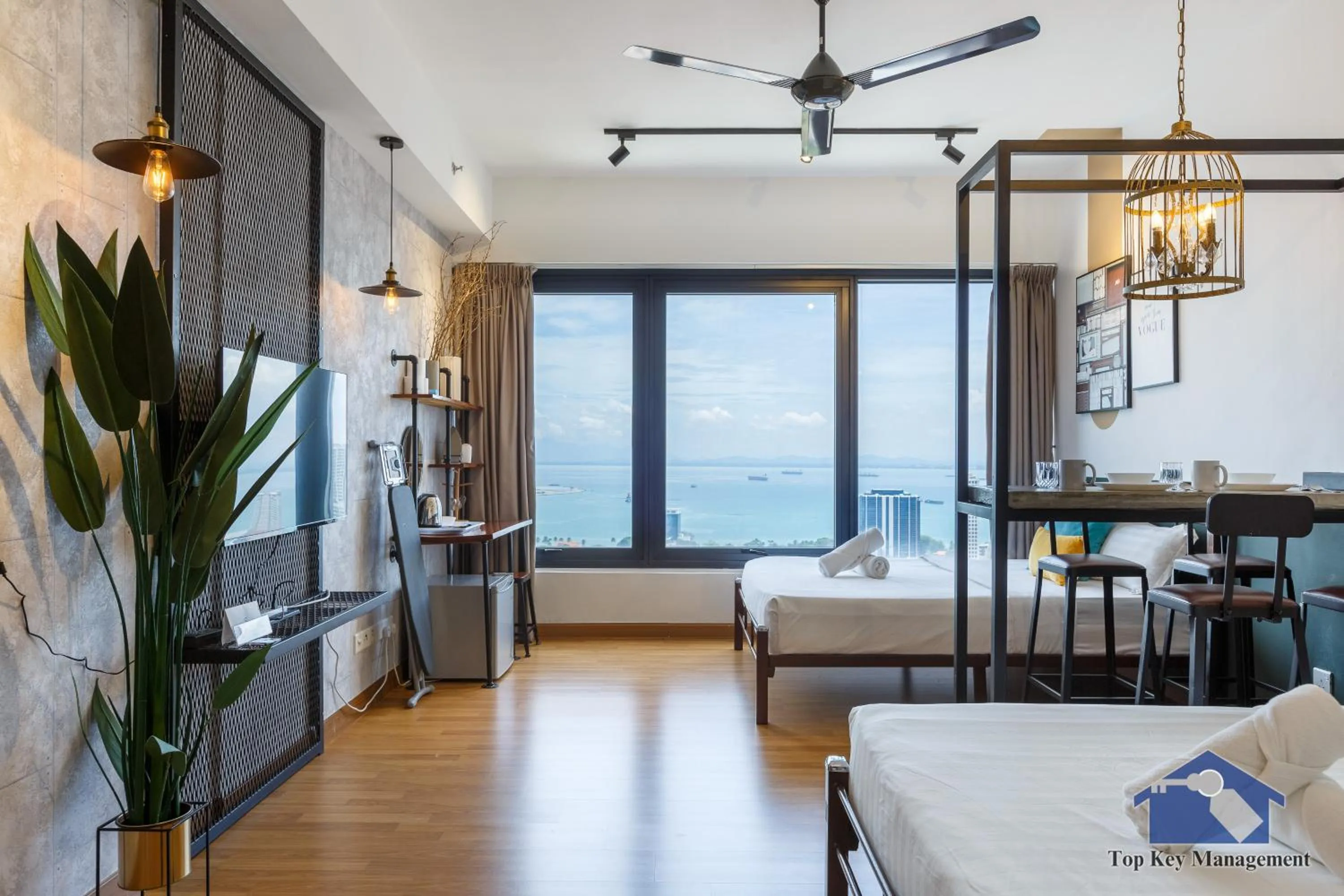 Bed in Tropicana 218 Macalister