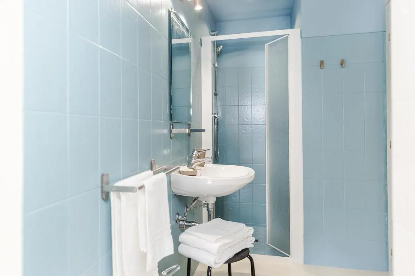 Shower, Bathroom in Hotel Letizia