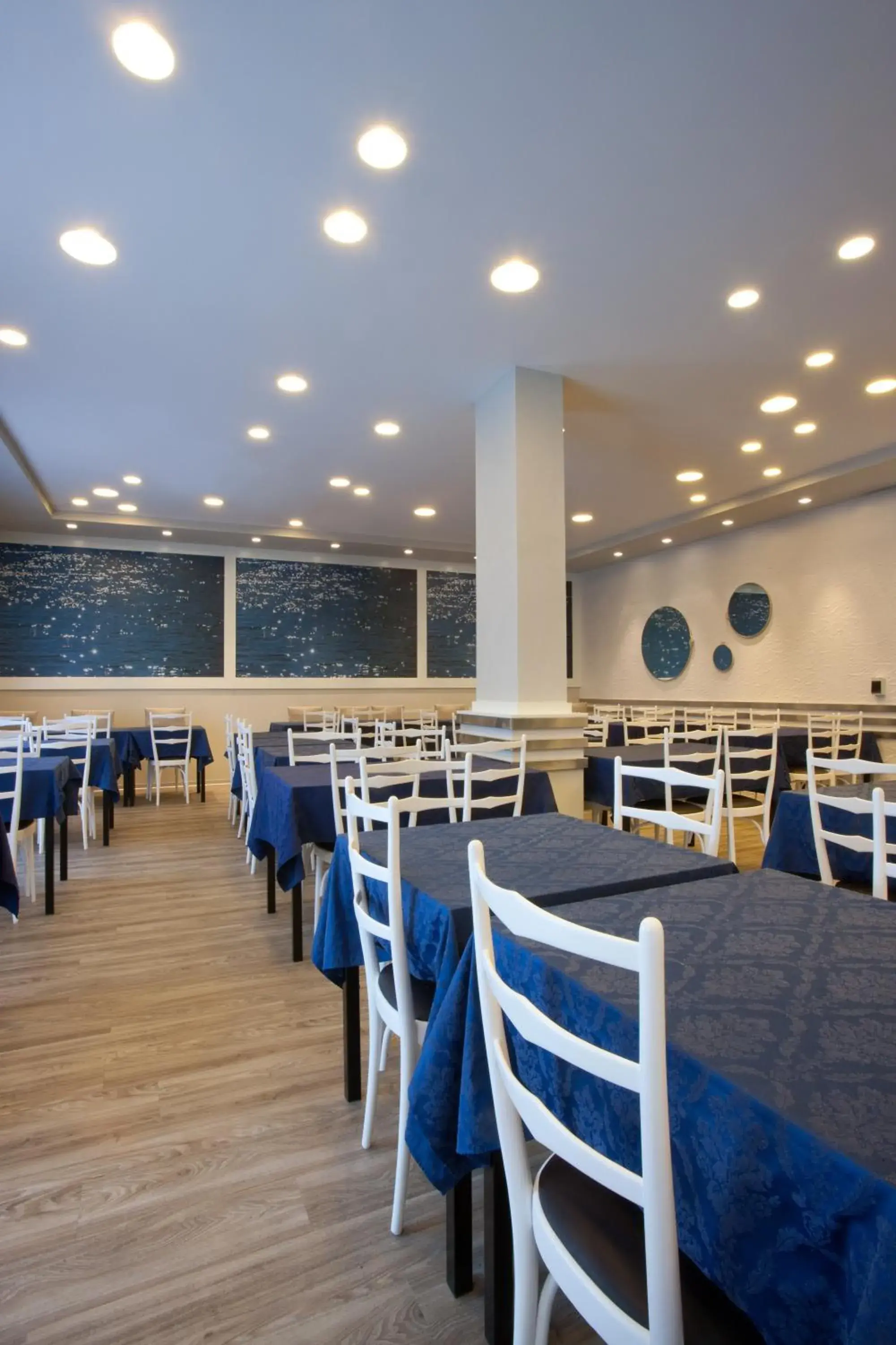 Restaurant/Places to Eat in Hotel Letizia