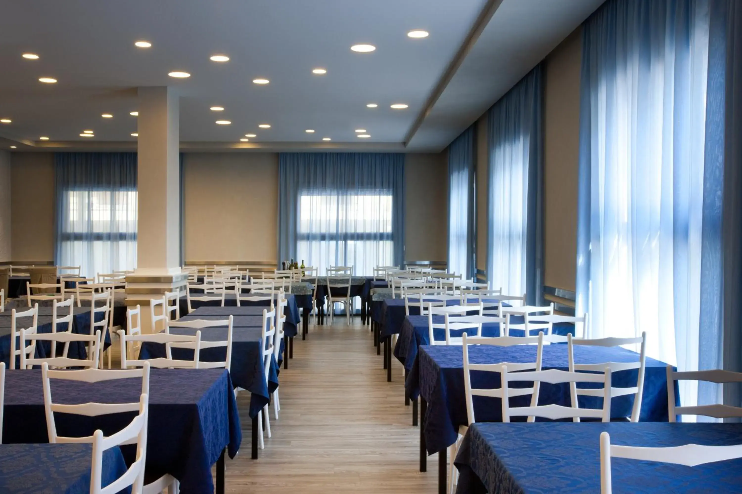 Restaurant/Places to Eat in Hotel Letizia