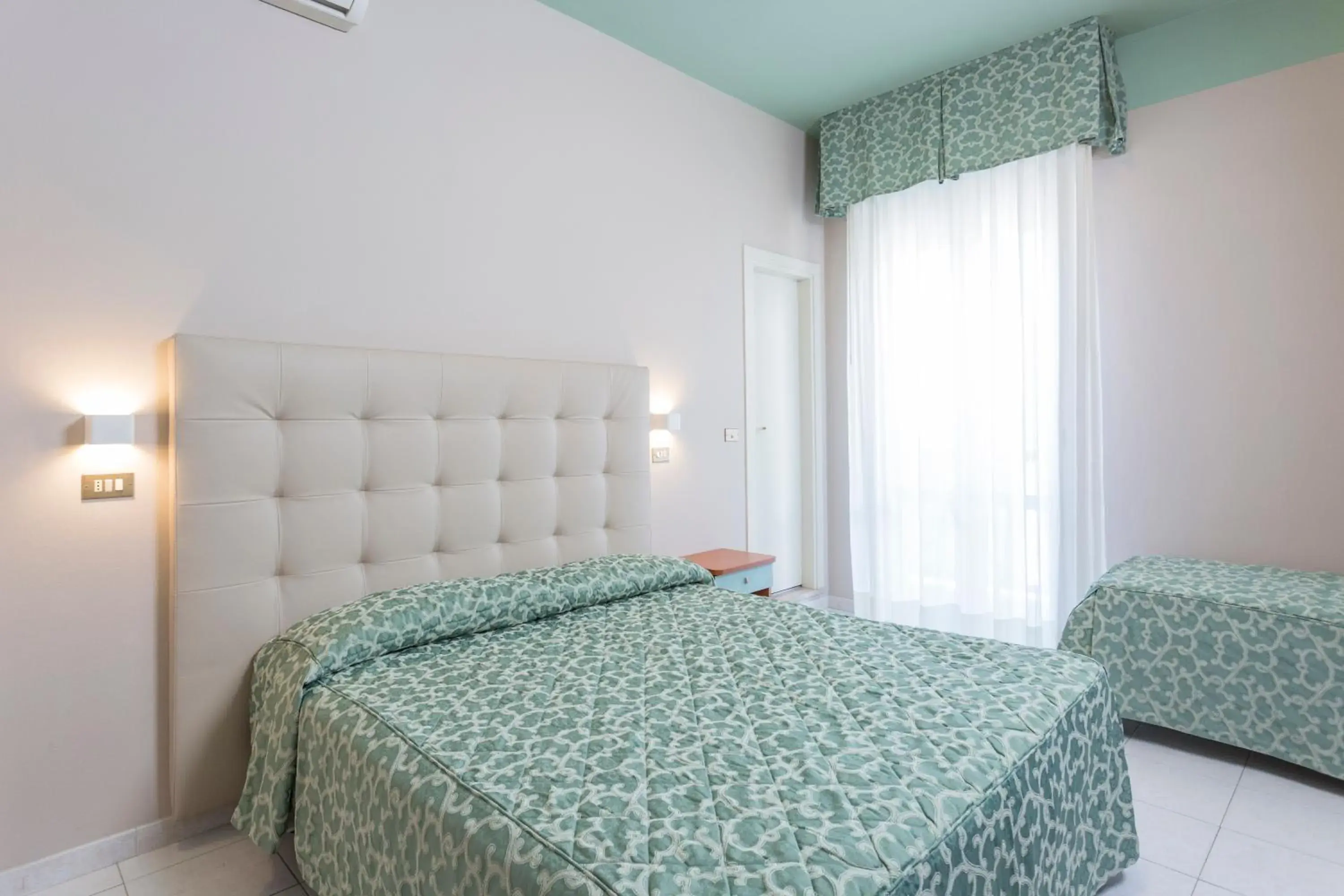 Bedroom, Bed in Hotel Letizia