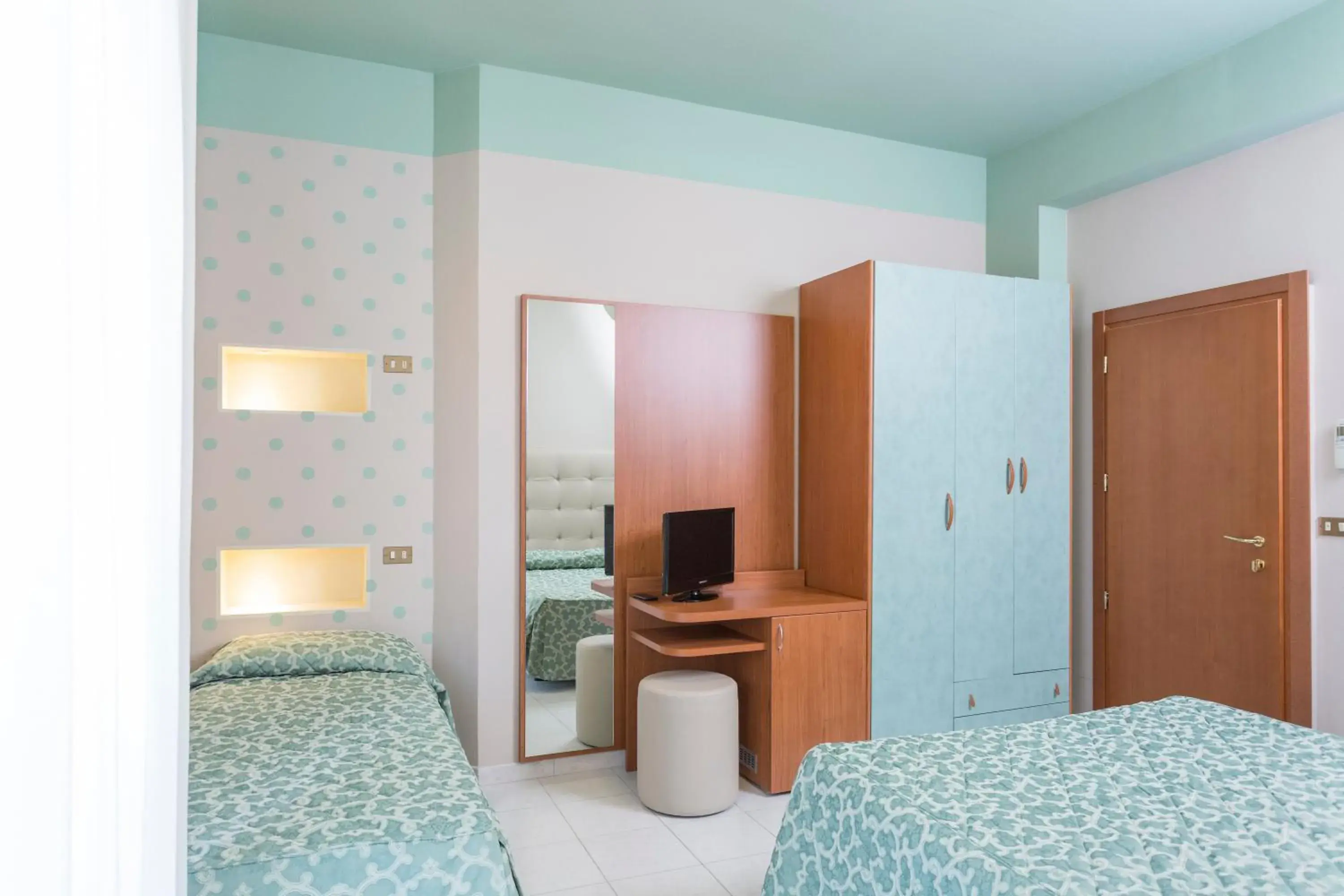 Bedroom, Bed in Hotel Letizia