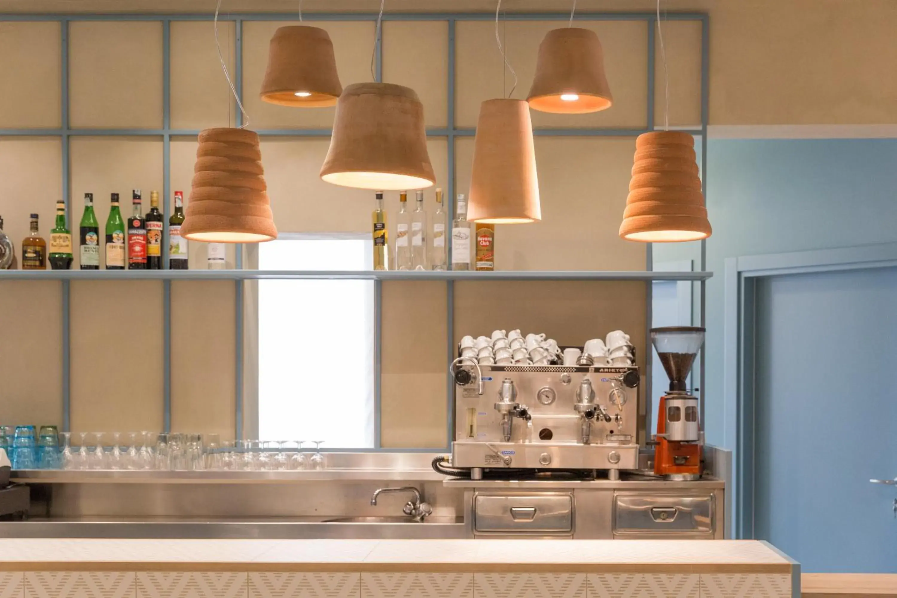 Lounge or bar, Kitchen/Kitchenette in Hotel Letizia