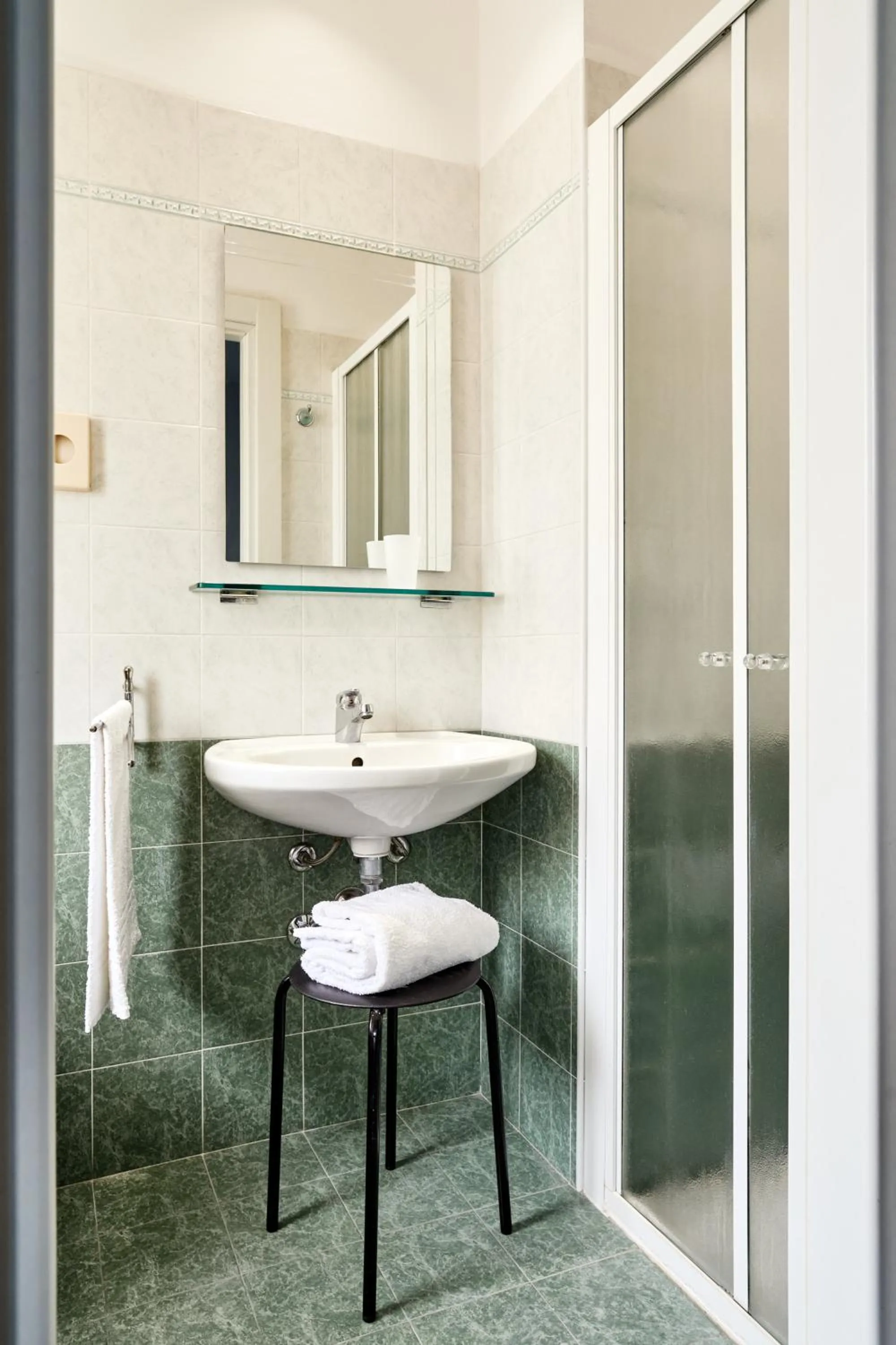 Shower in Hotel Letizia