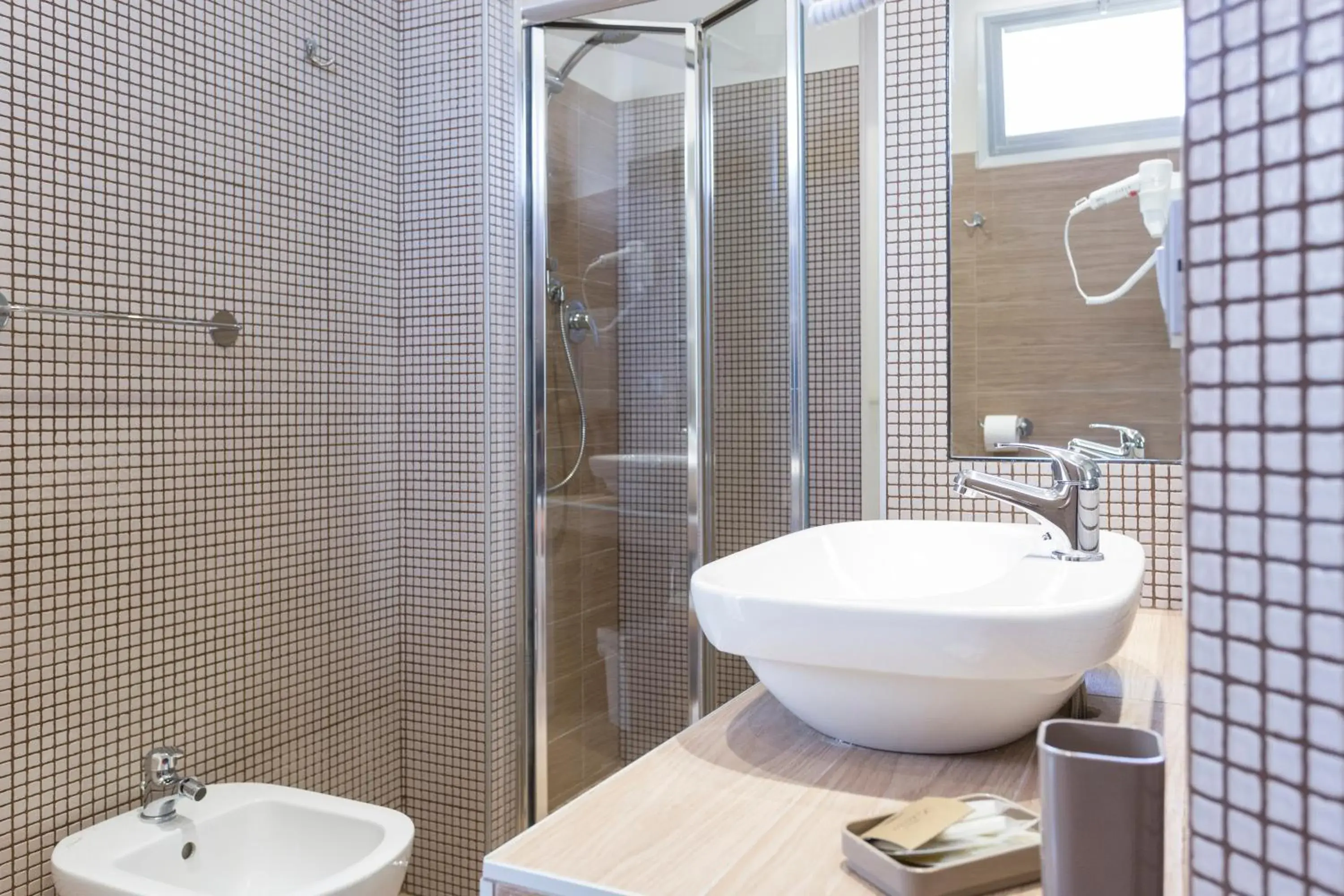 Bathroom in Hotel Letizia