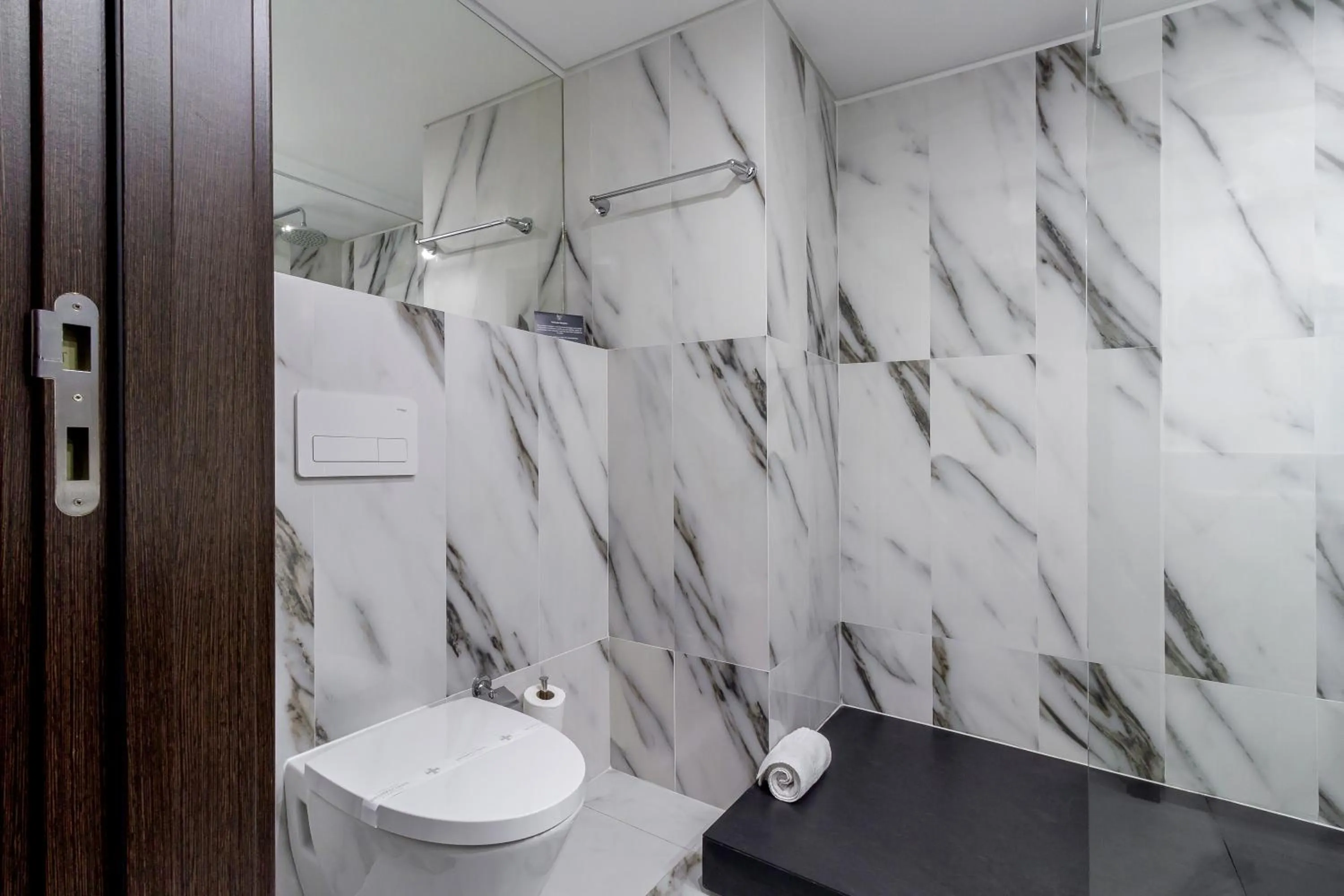 Toilet in In Gold Hotel & Spa