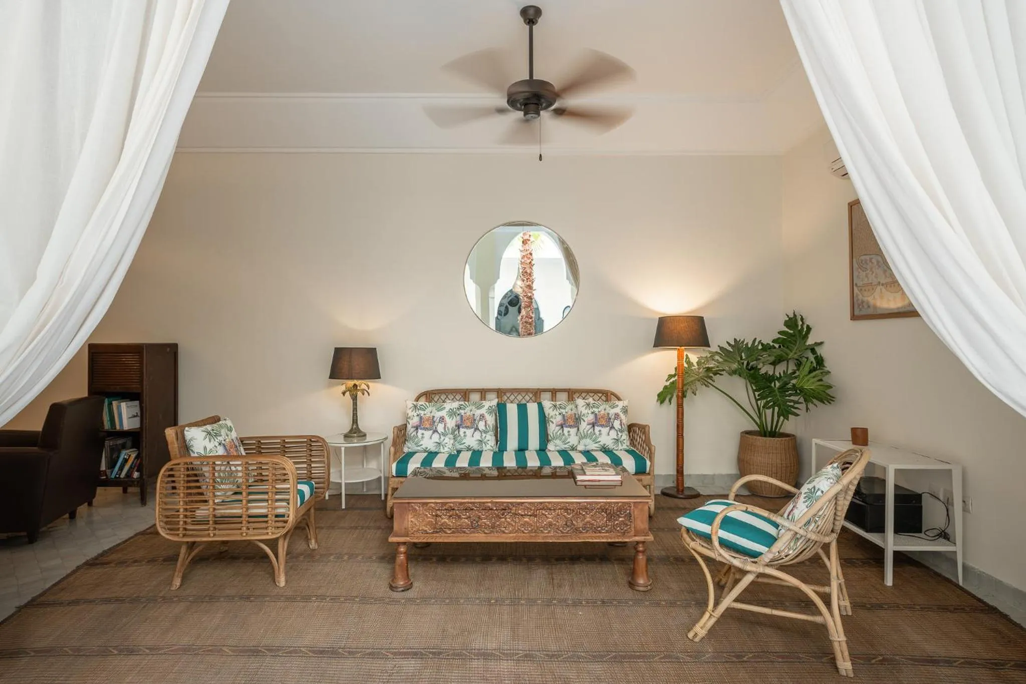 Communal lounge/ TV room in Riad D'ari