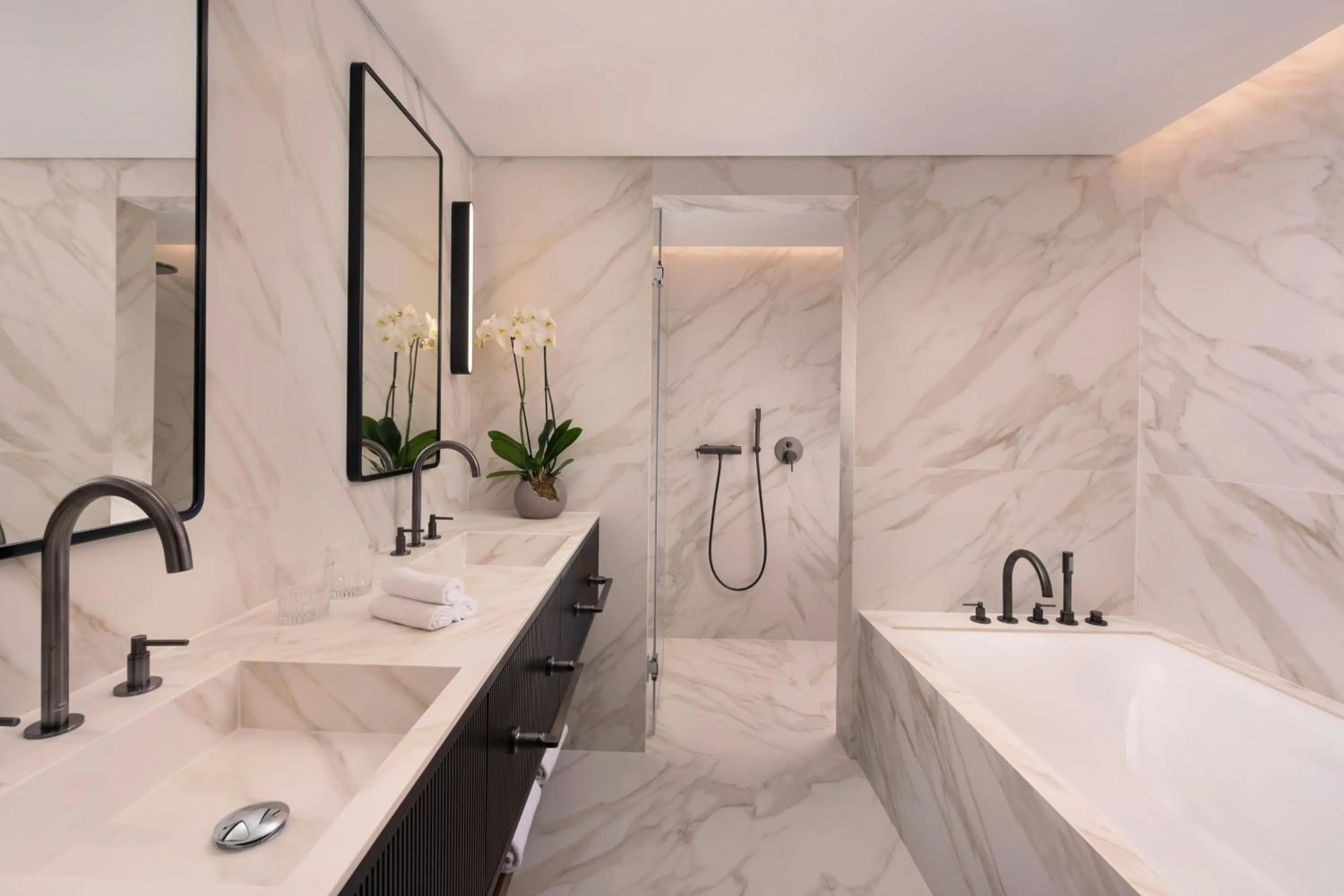 Bathroom in Lisbon Marriott Hotel