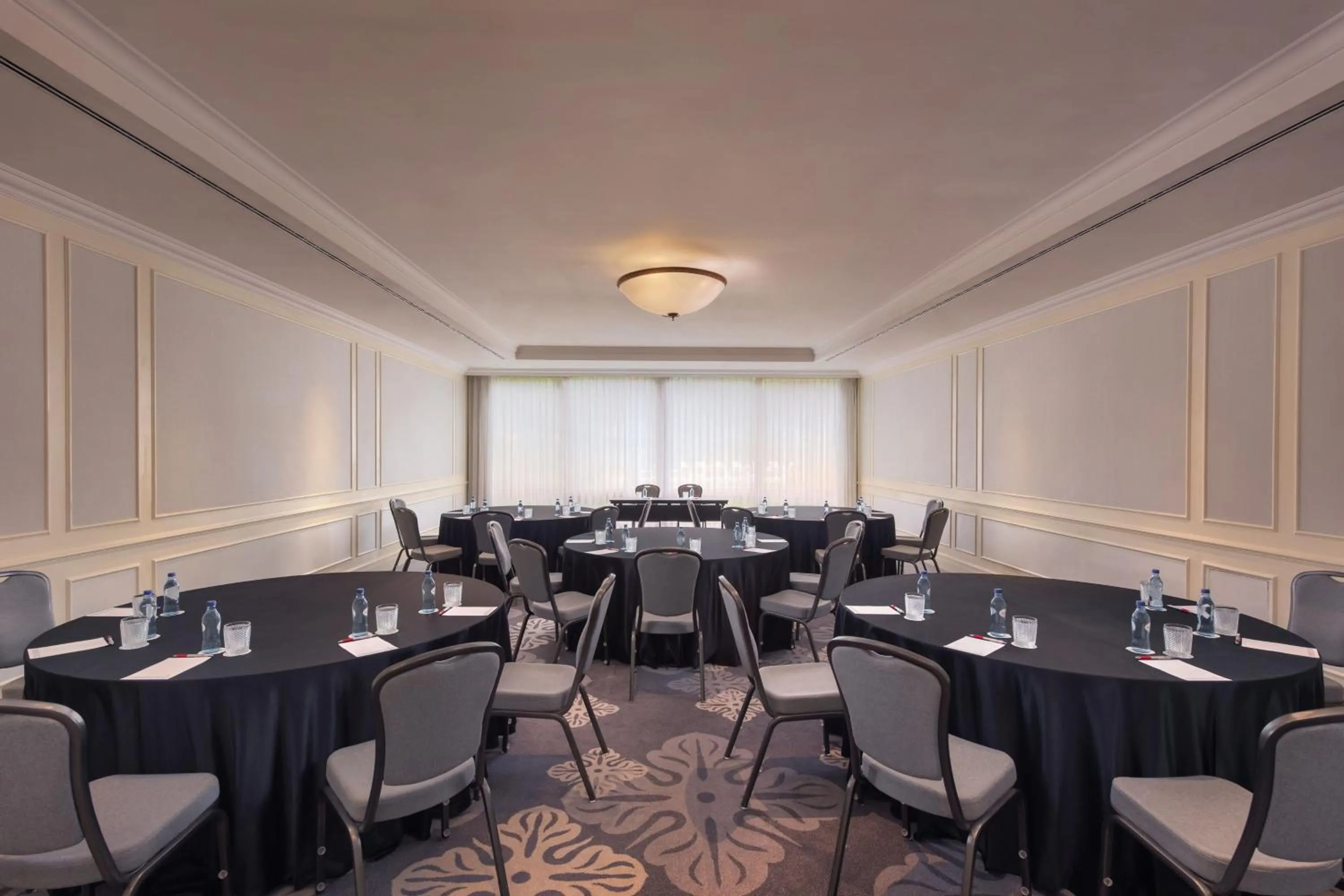 Meeting/conference room in Lisbon Marriott Hotel