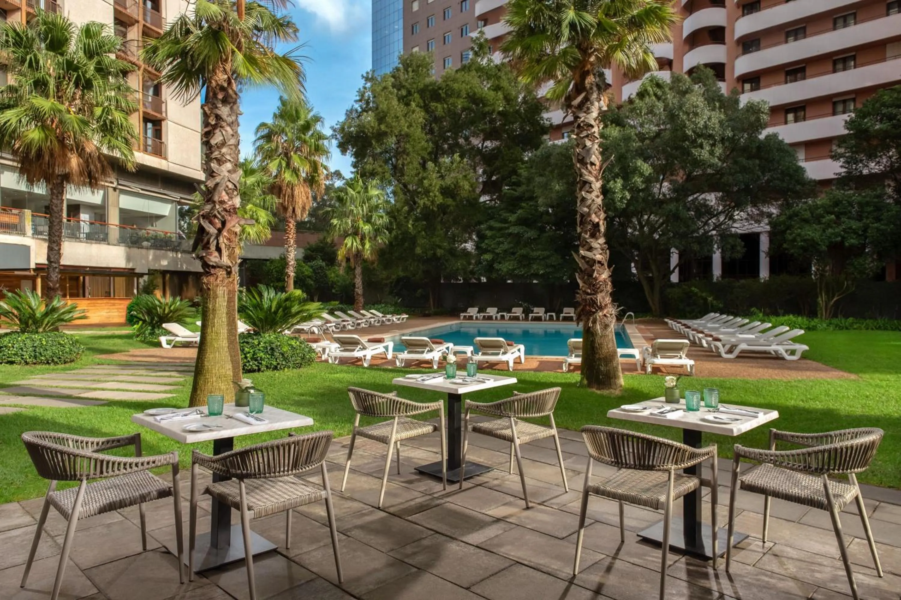 Restaurant/places to eat in Lisbon Marriott Hotel