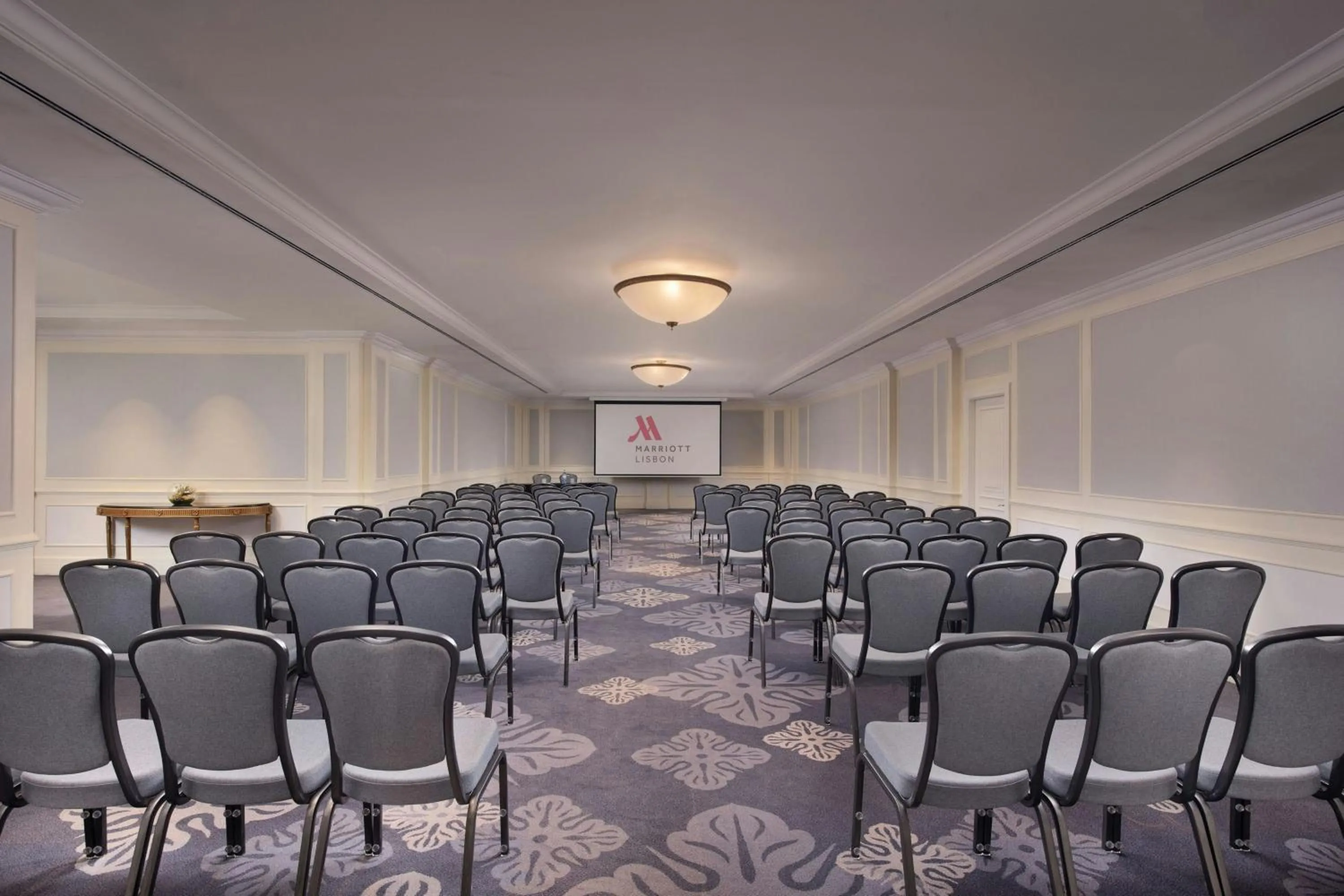 Meeting/conference room in Lisbon Marriott Hotel