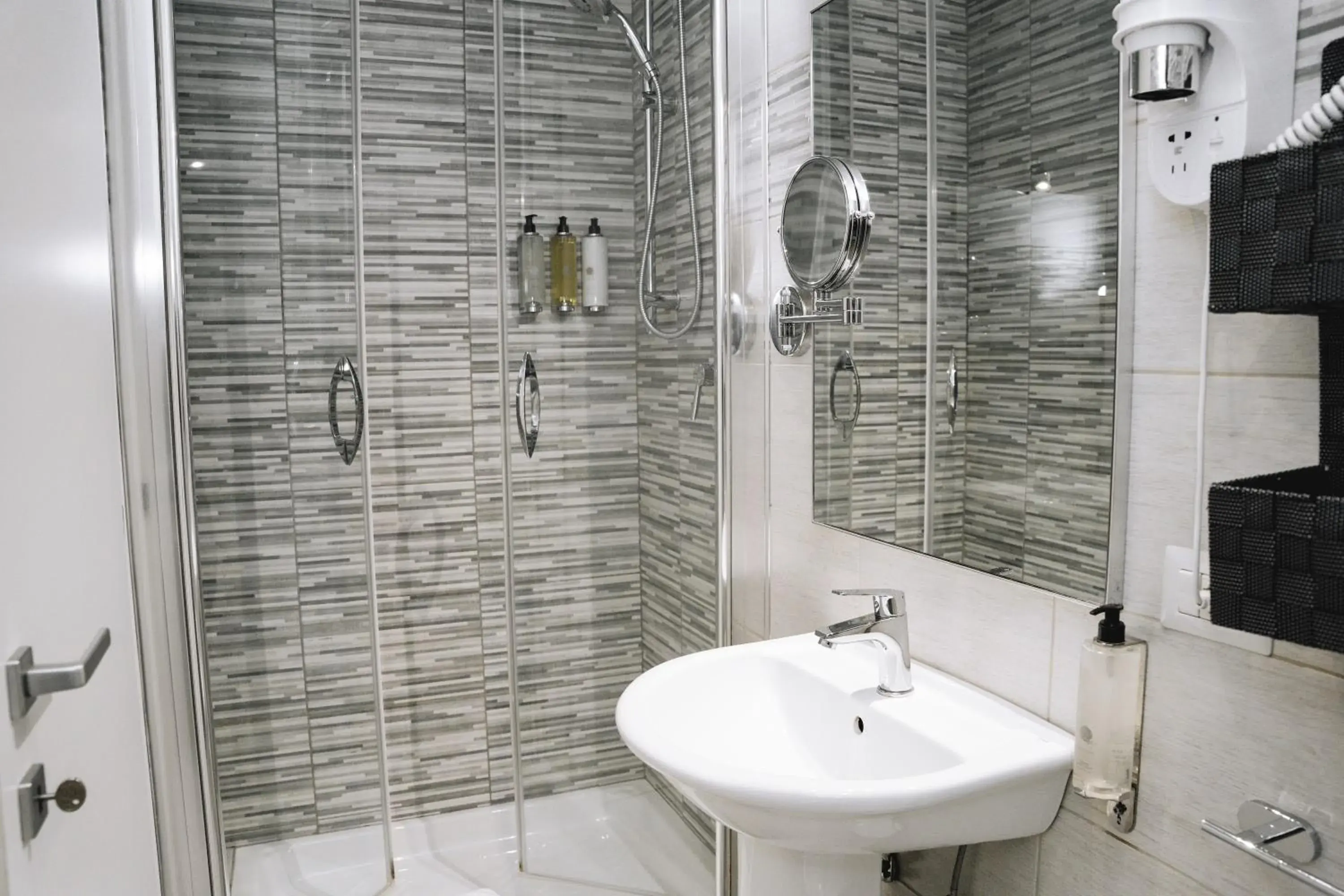 Shower in 47 Steps Shower in 47 Steps