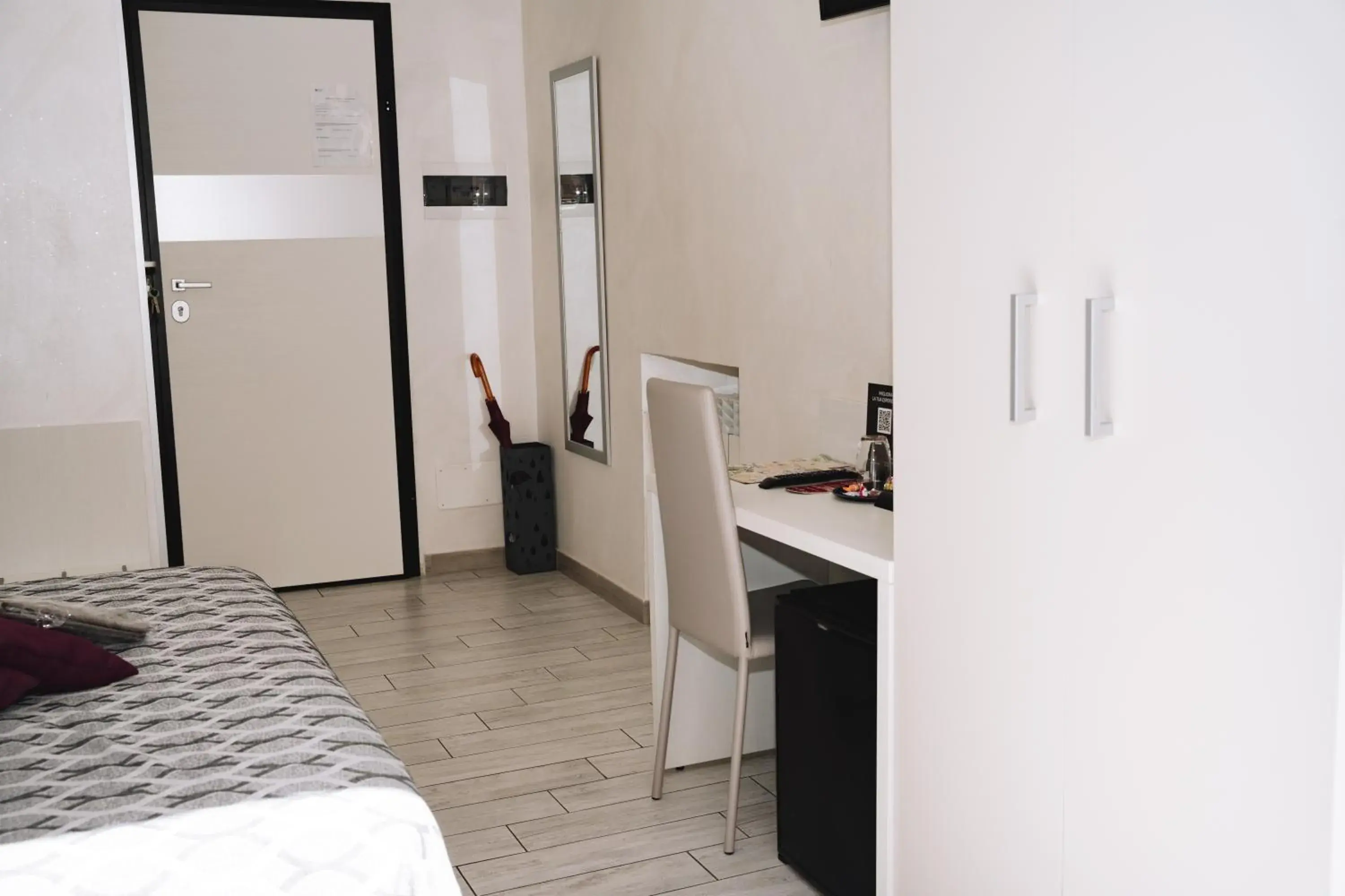 Bedroom, Bed in 47 Steps Bedroom, Bed in 47 Steps