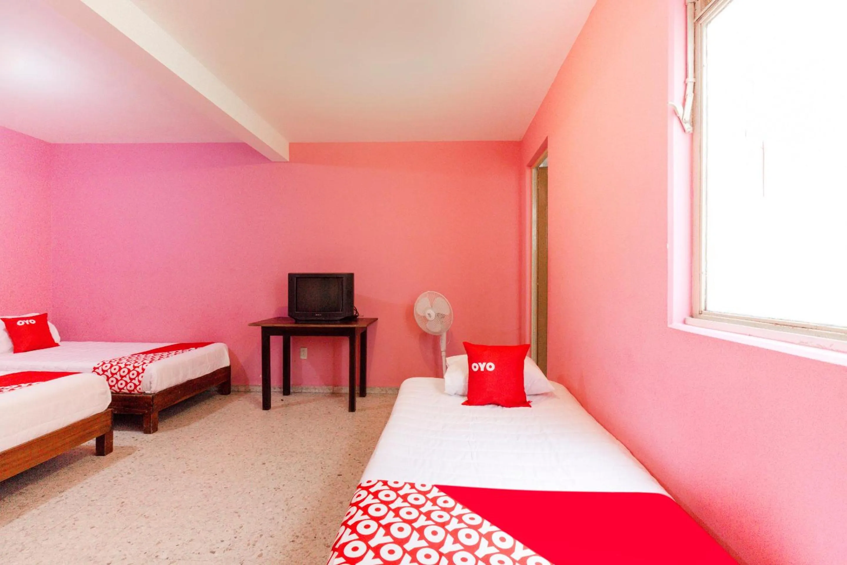 Bedroom, Bed in OYO Hotel Emperador, Oaxaca