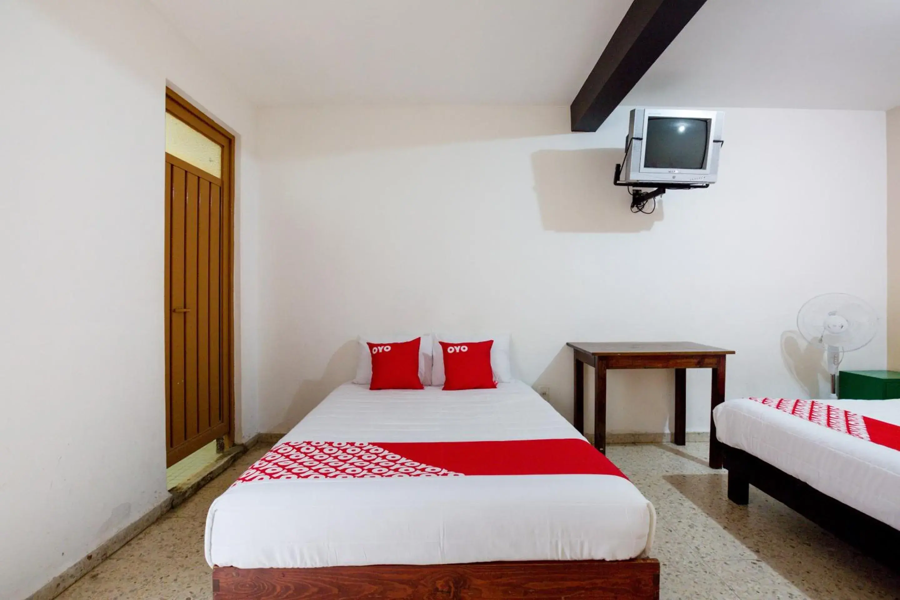 Bedroom, Bed in OYO Hotel Emperador, Oaxaca Bedroom, Bed in OYO Hotel Emperador, Oaxaca