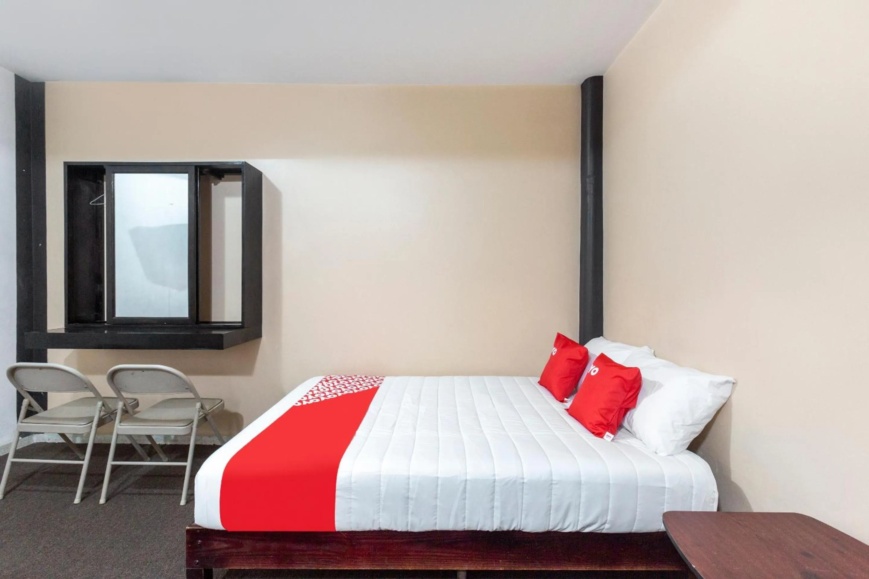 Bedroom, Bed in OYO Hotel Emperador, Oaxaca