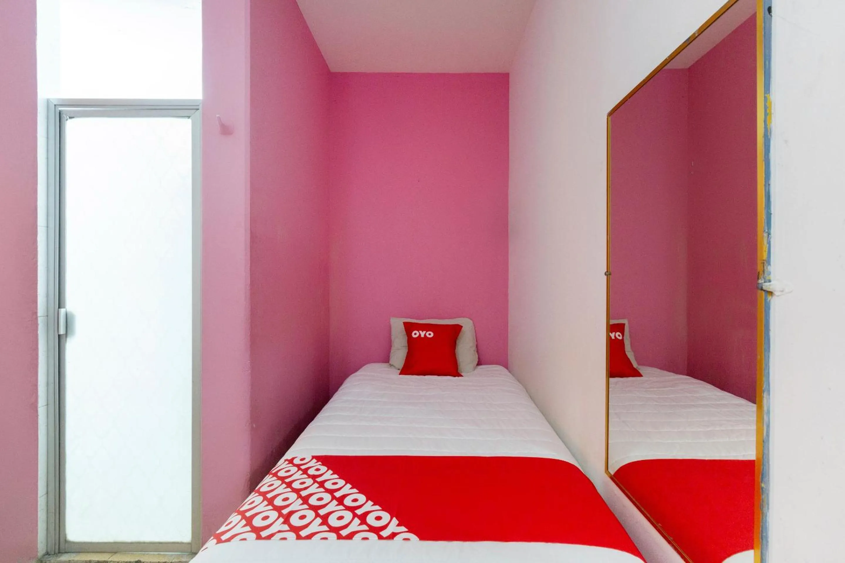 Bedroom, Bed in OYO Hotel Emperador, Oaxaca