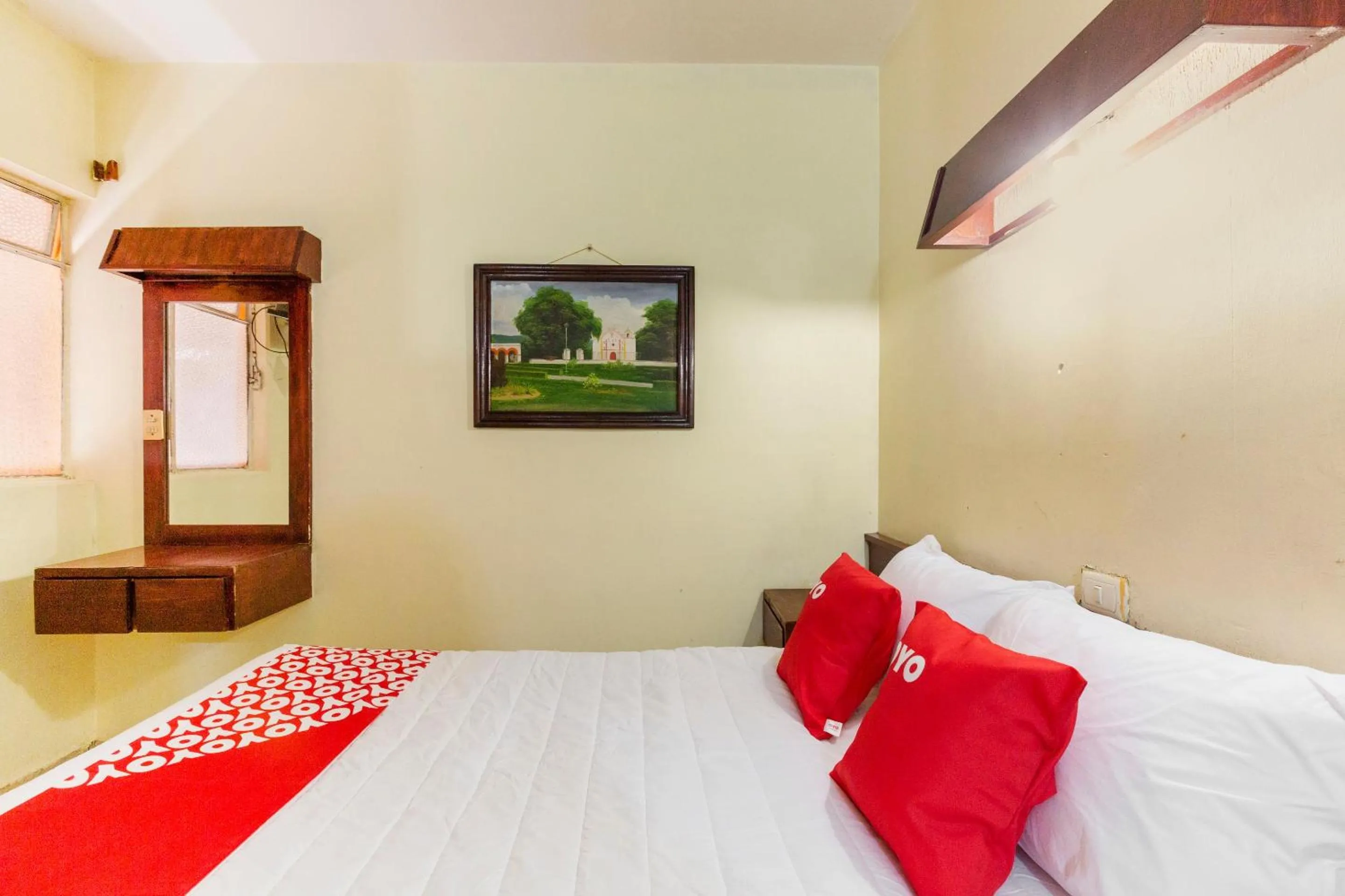 Bedroom, Bed in OYO Hotel Emperador, Oaxaca