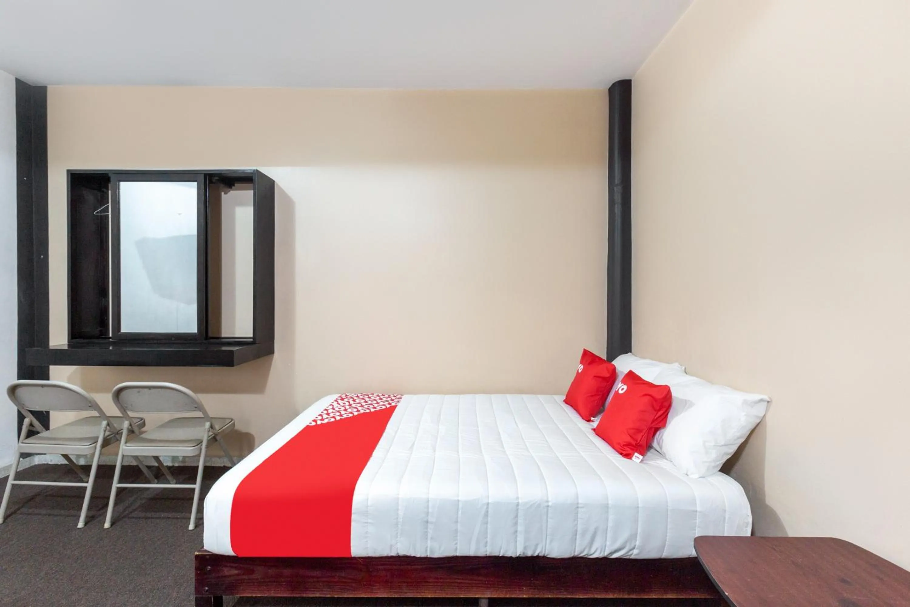 Bedroom, Bed in OYO Hotel Emperador, Oaxaca