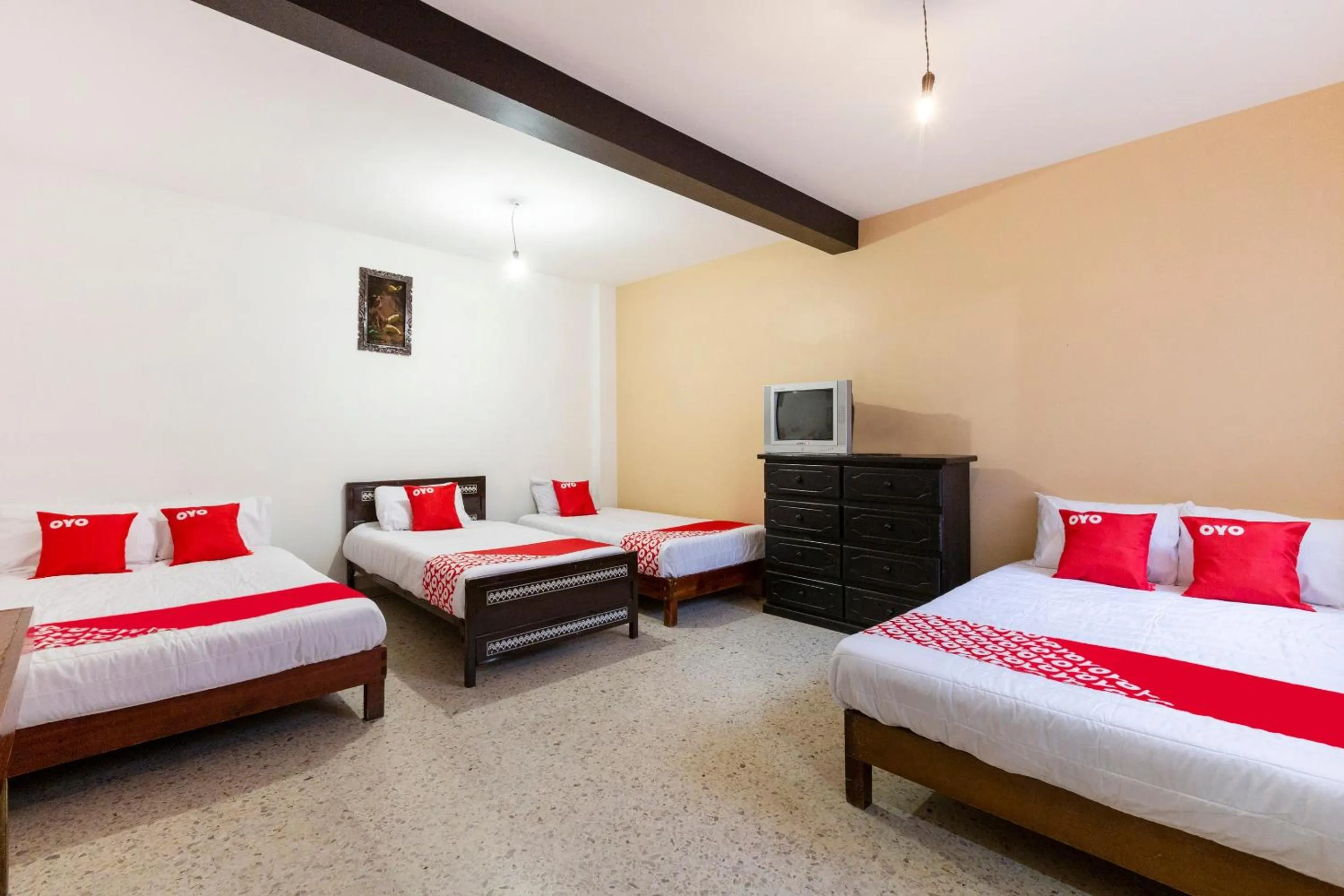 Bedroom, Bed in OYO Hotel Emperador, Oaxaca