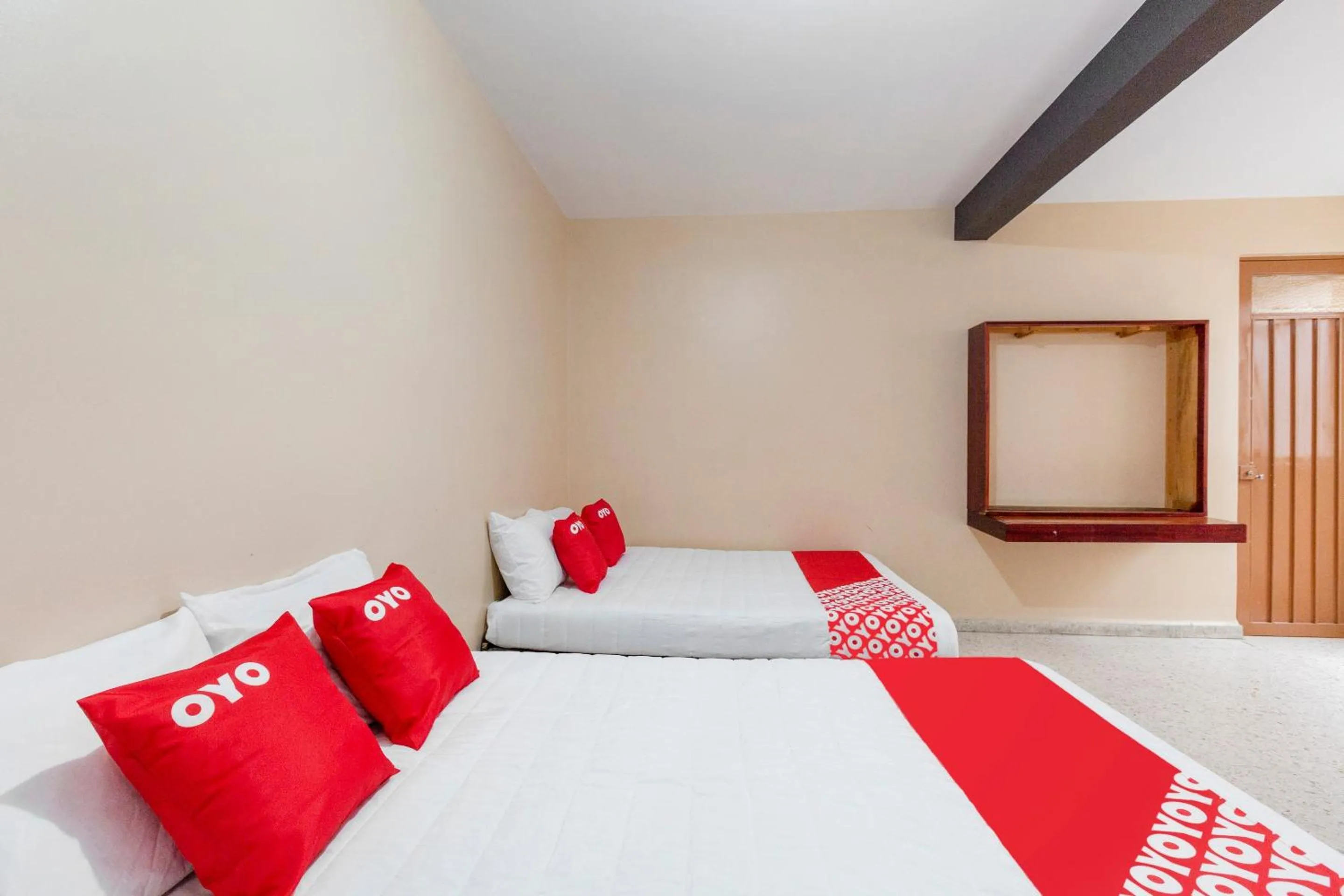 Bedroom, Bed in OYO Hotel Emperador, Oaxaca