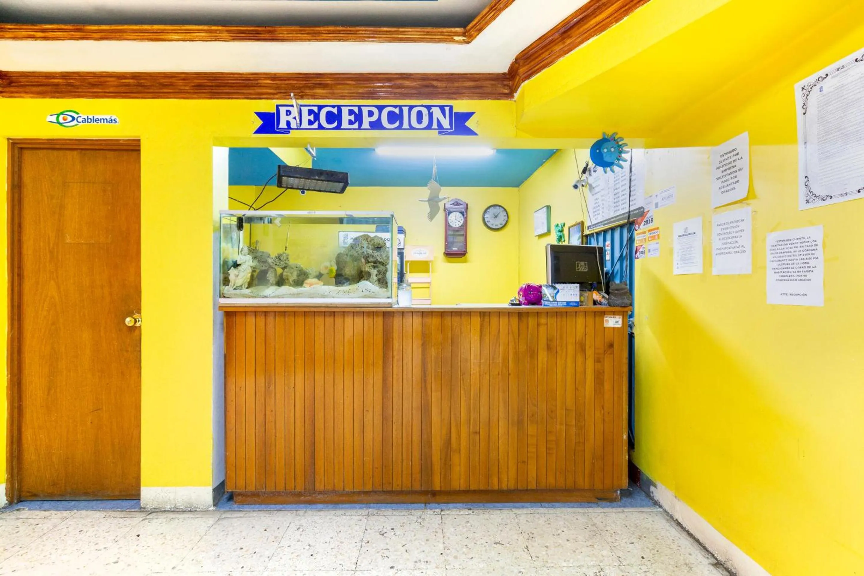 Lobby or reception in OYO Hotel Emperador, Oaxaca