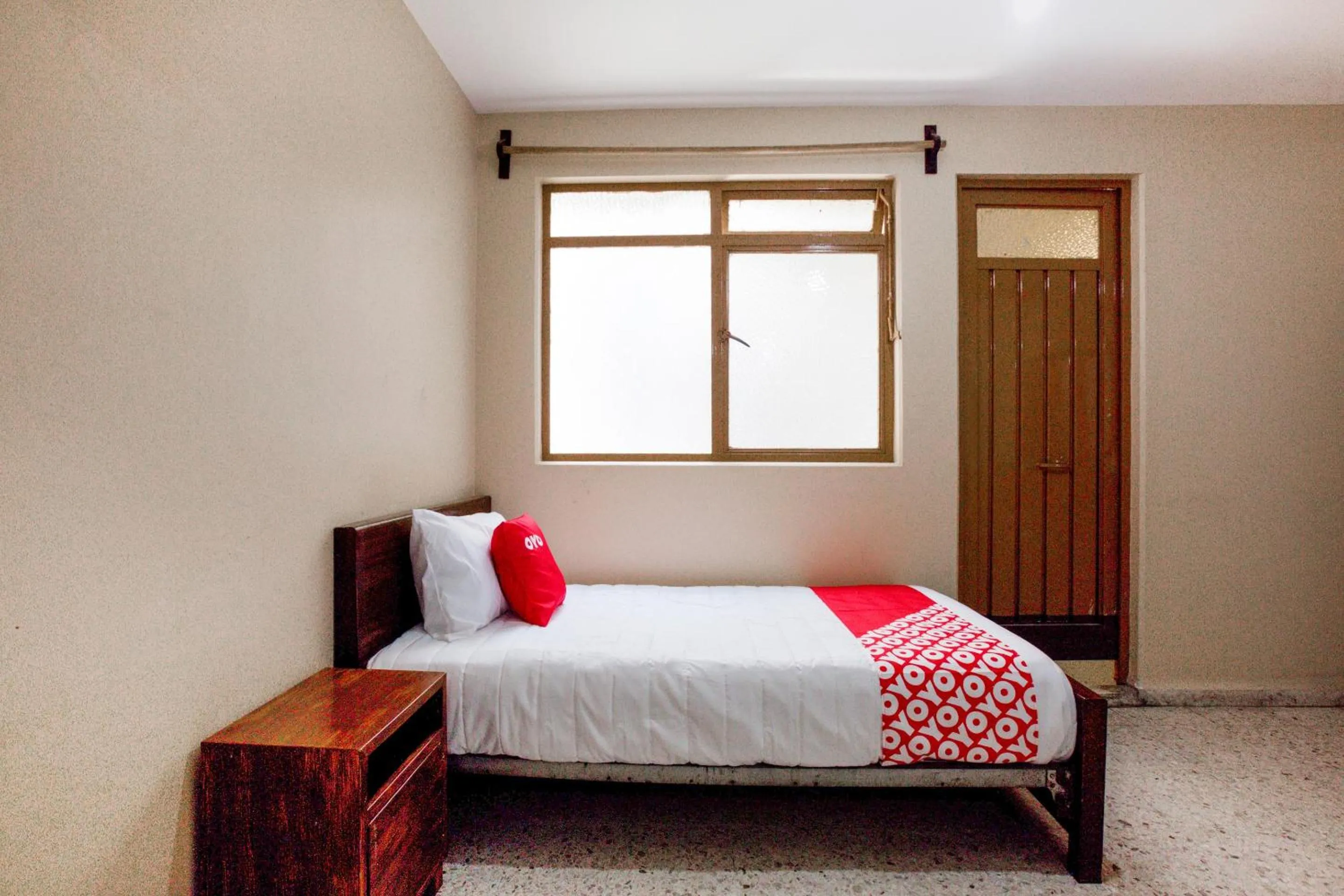 Bedroom, Bed in OYO Hotel Emperador, Oaxaca