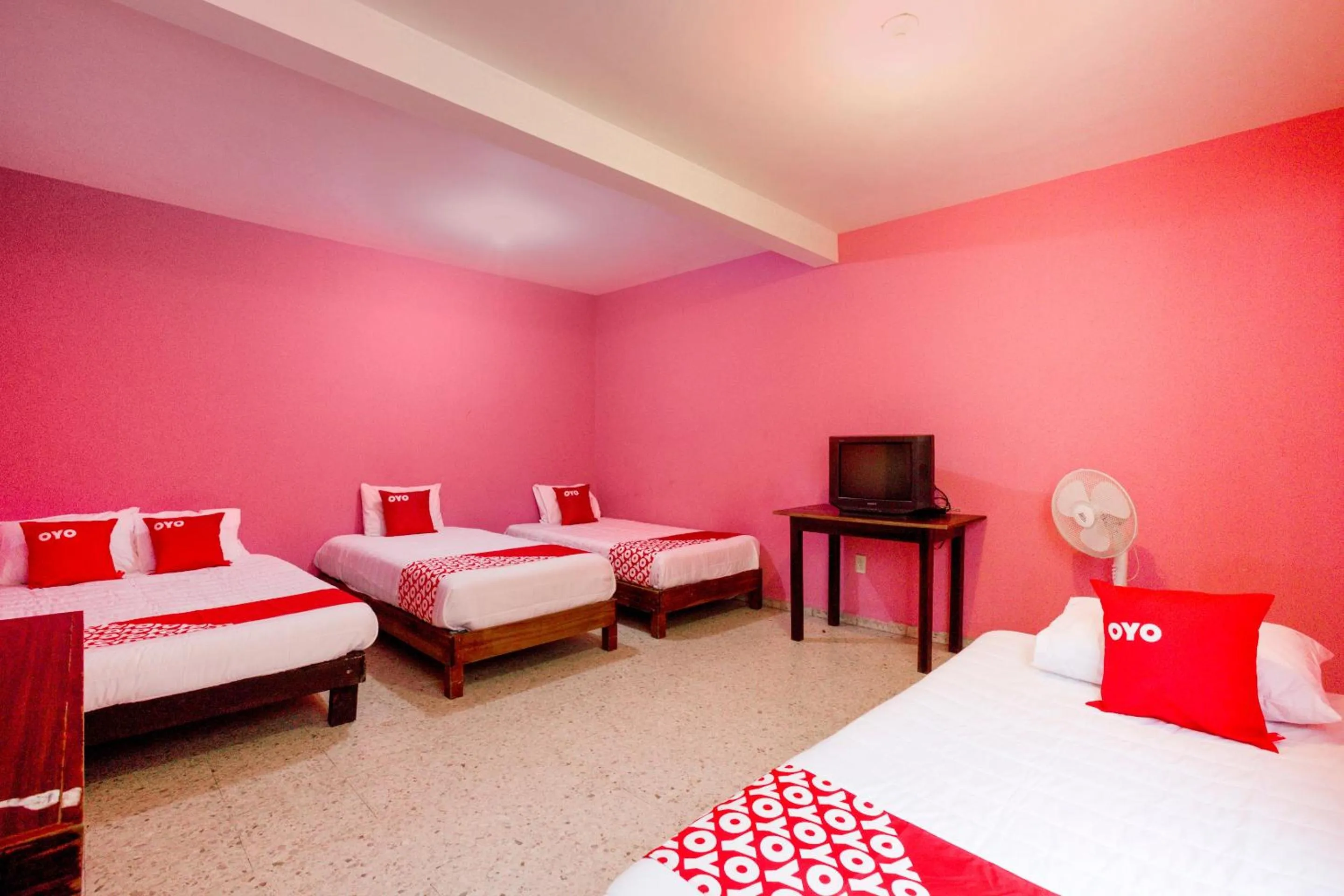 Bedroom, Bed in OYO Hotel Emperador, Oaxaca