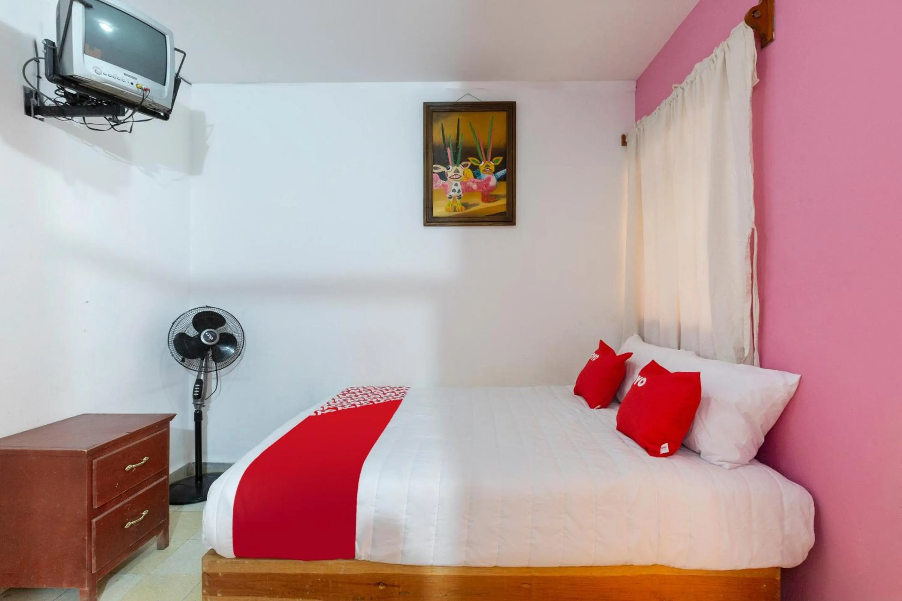 Bedroom, Bed in OYO Hotel Emperador, Oaxaca