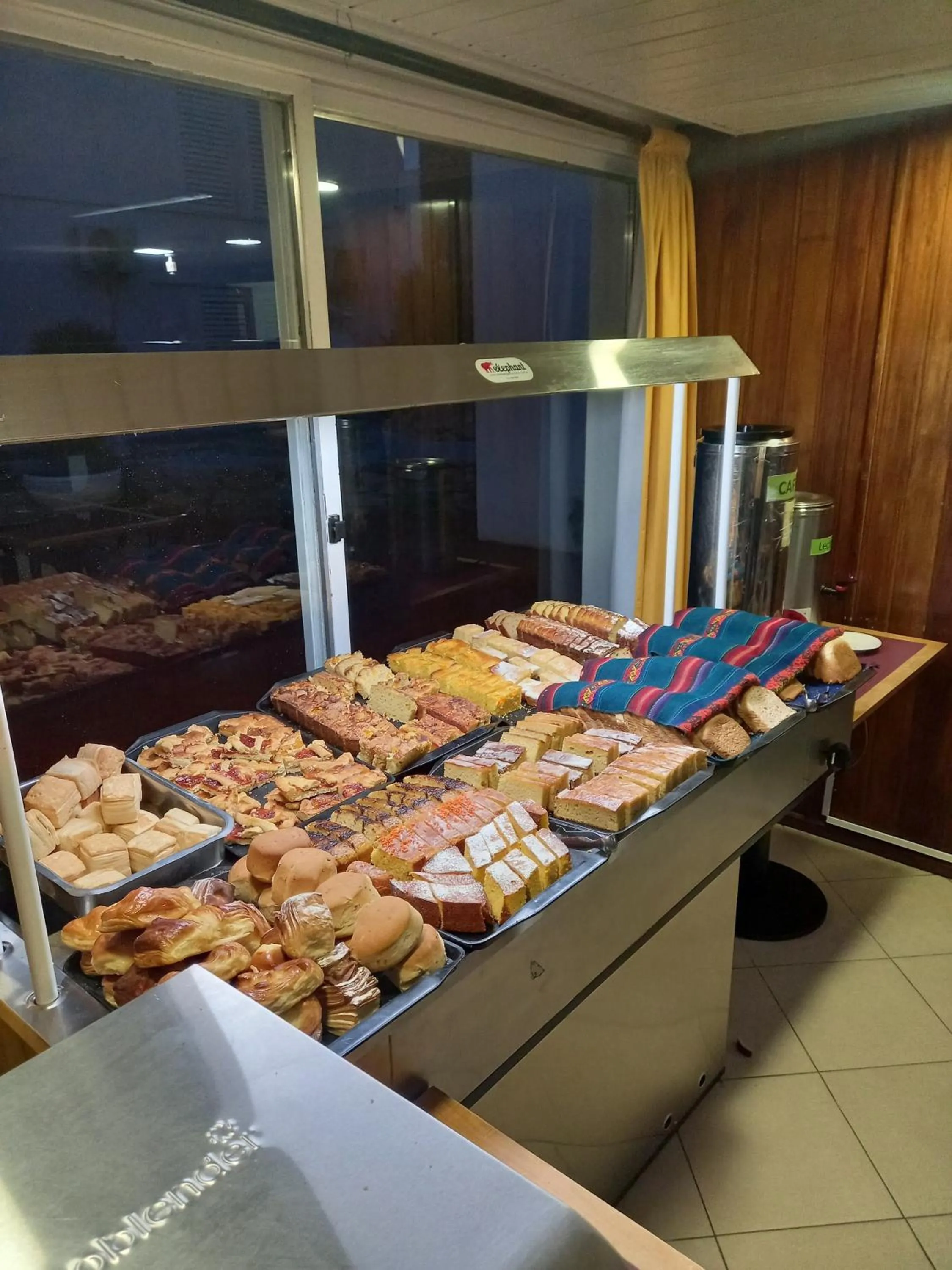 Food and drinks in Hotel Aiello