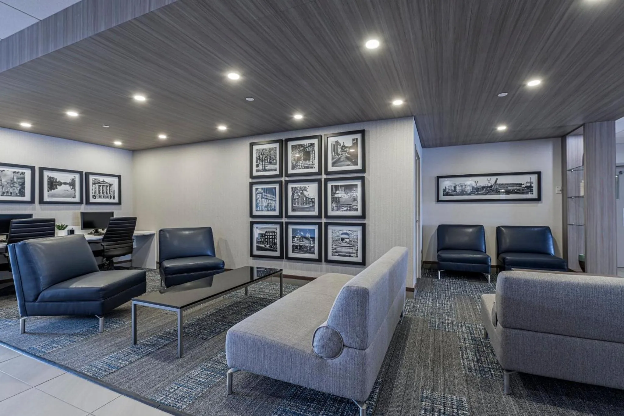 Property building in Holiday Inn Express Hotel & Suites Saint - Hyacinthe by IHG