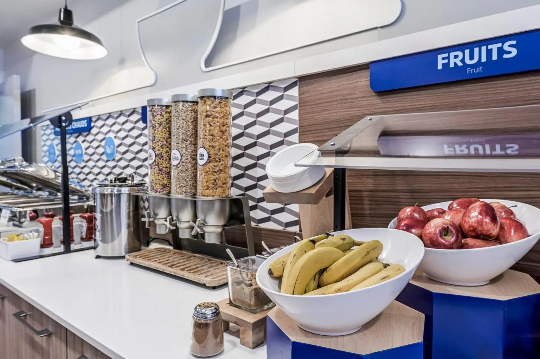 Restaurant/places to eat in Holiday Inn Express Hotel & Suites Saint - Hyacinthe by IHG Restaurant/places to eat in Holiday Inn Express Hotel & Suites Saint - Hyacinthe by IHG