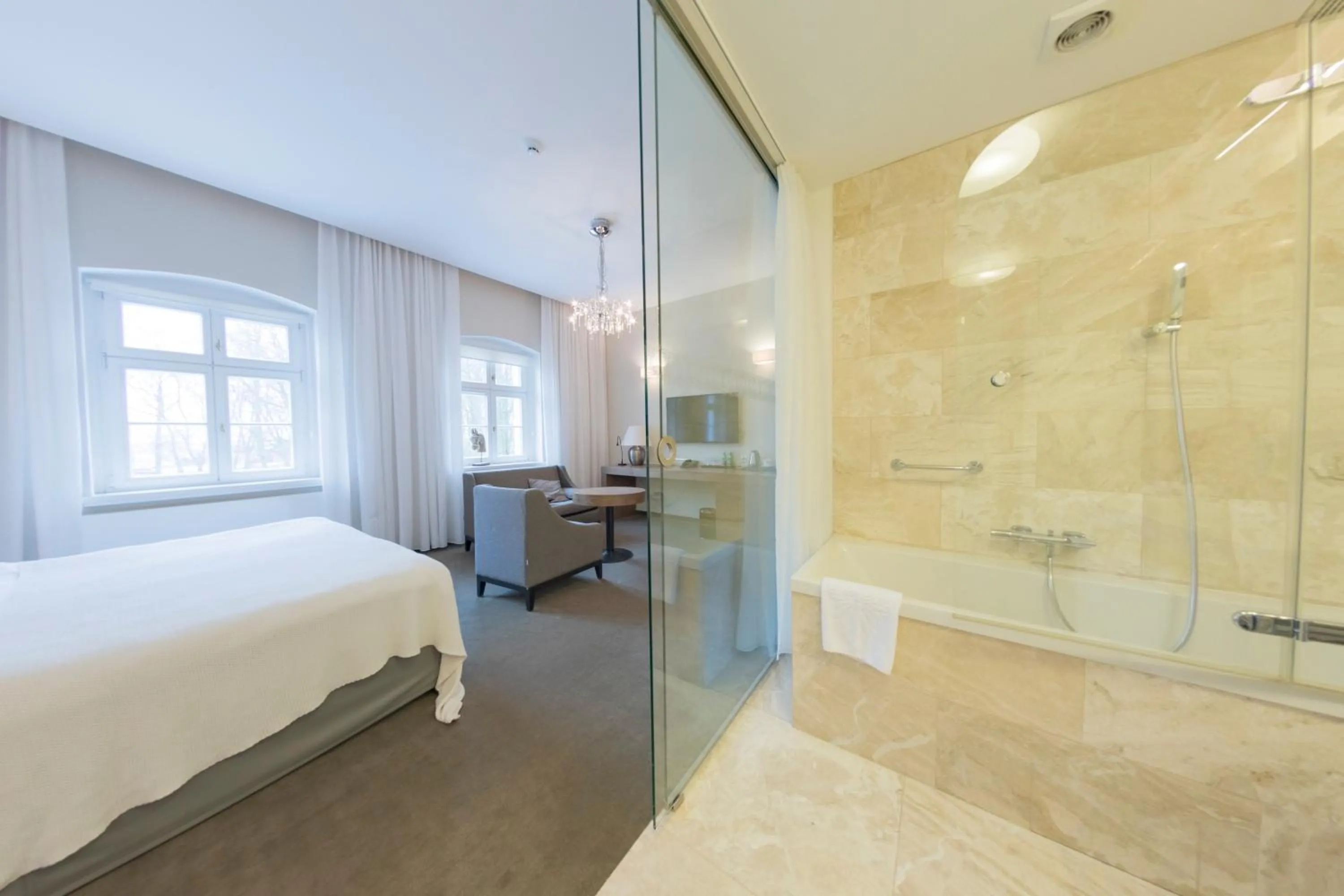 Bath, Bed in Hotel Jakubus