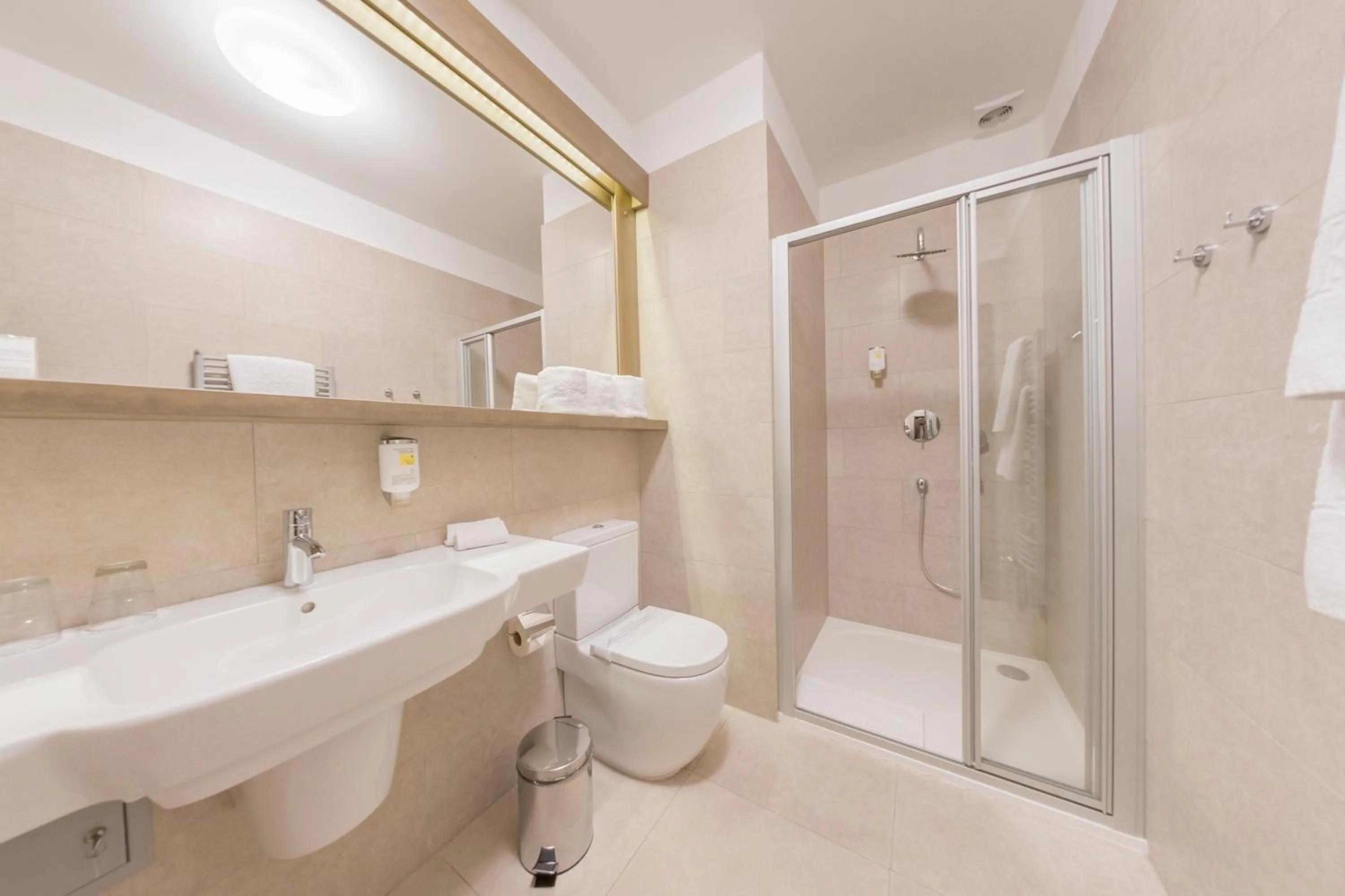 Toilet in Hotel Jakubus