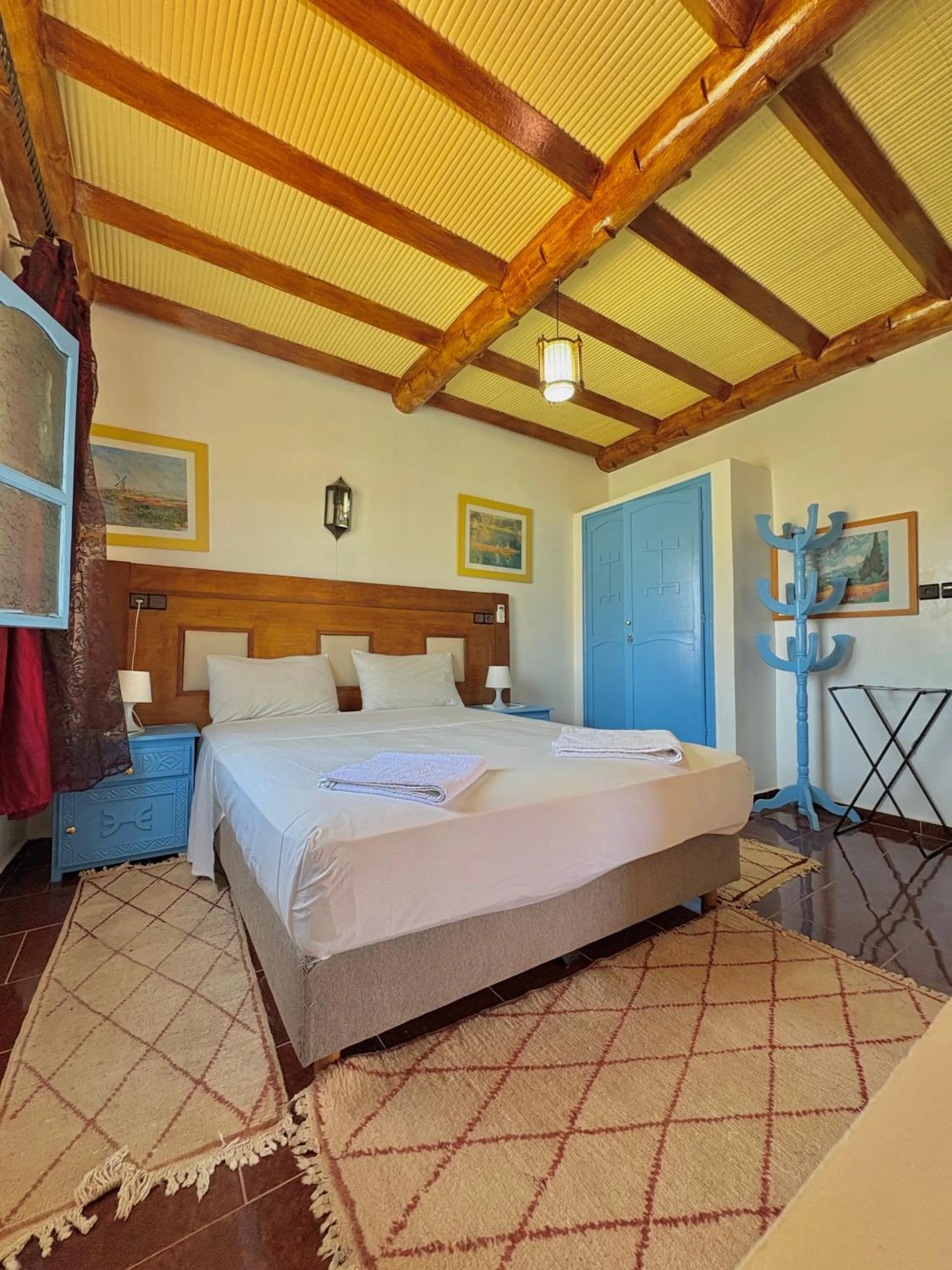 Bed in Hotel L'Arganier d'Ammelne