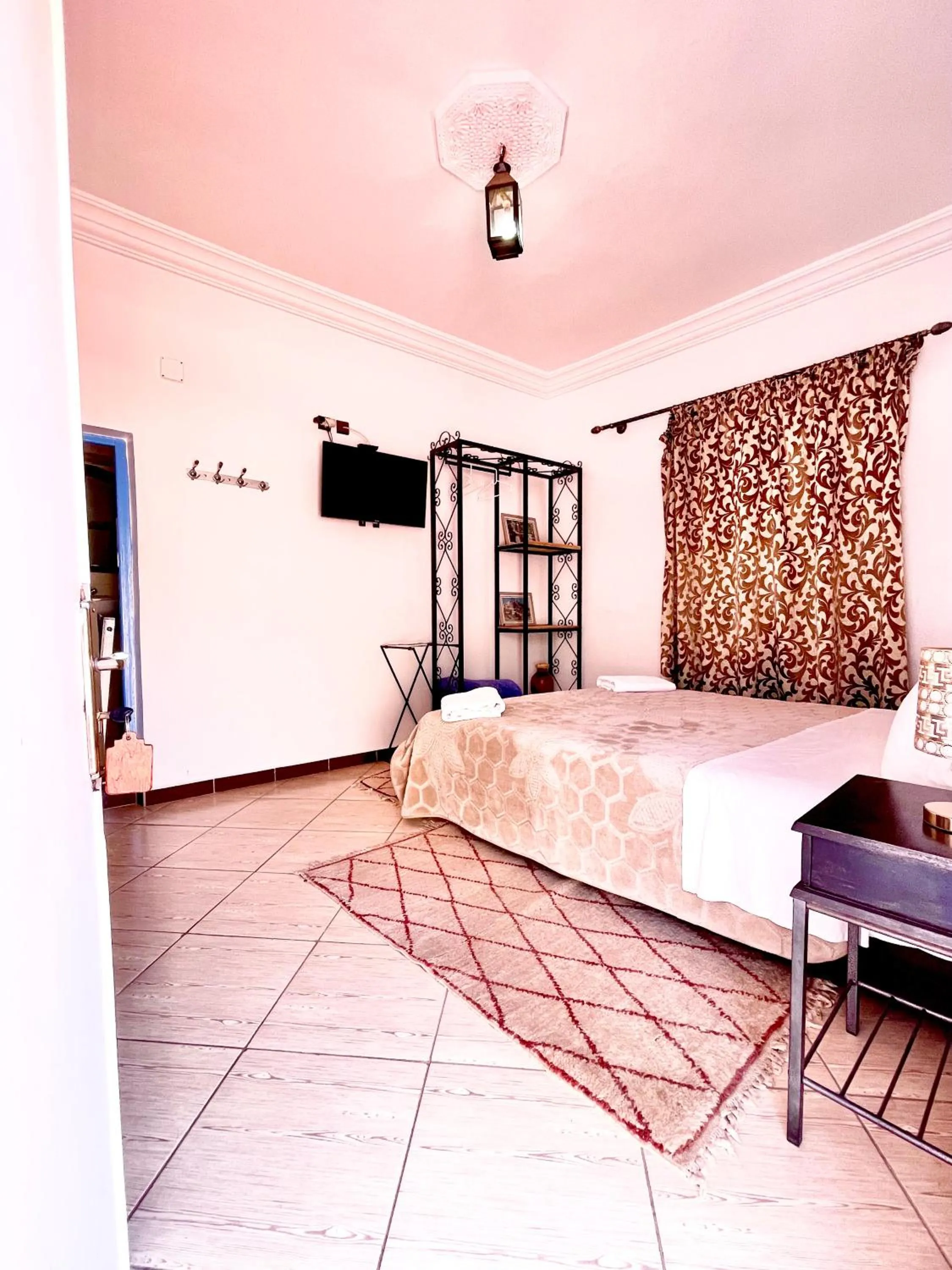 Bedroom, Bed in Hotel L'Arganier d'Ammelne