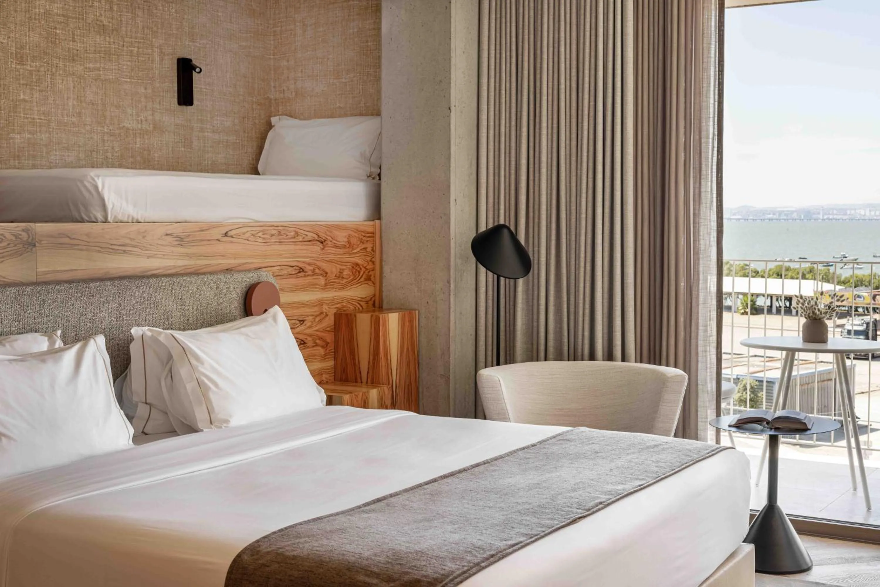 View (from property/room), Bed in Upon Vila - Alcochete Hotel