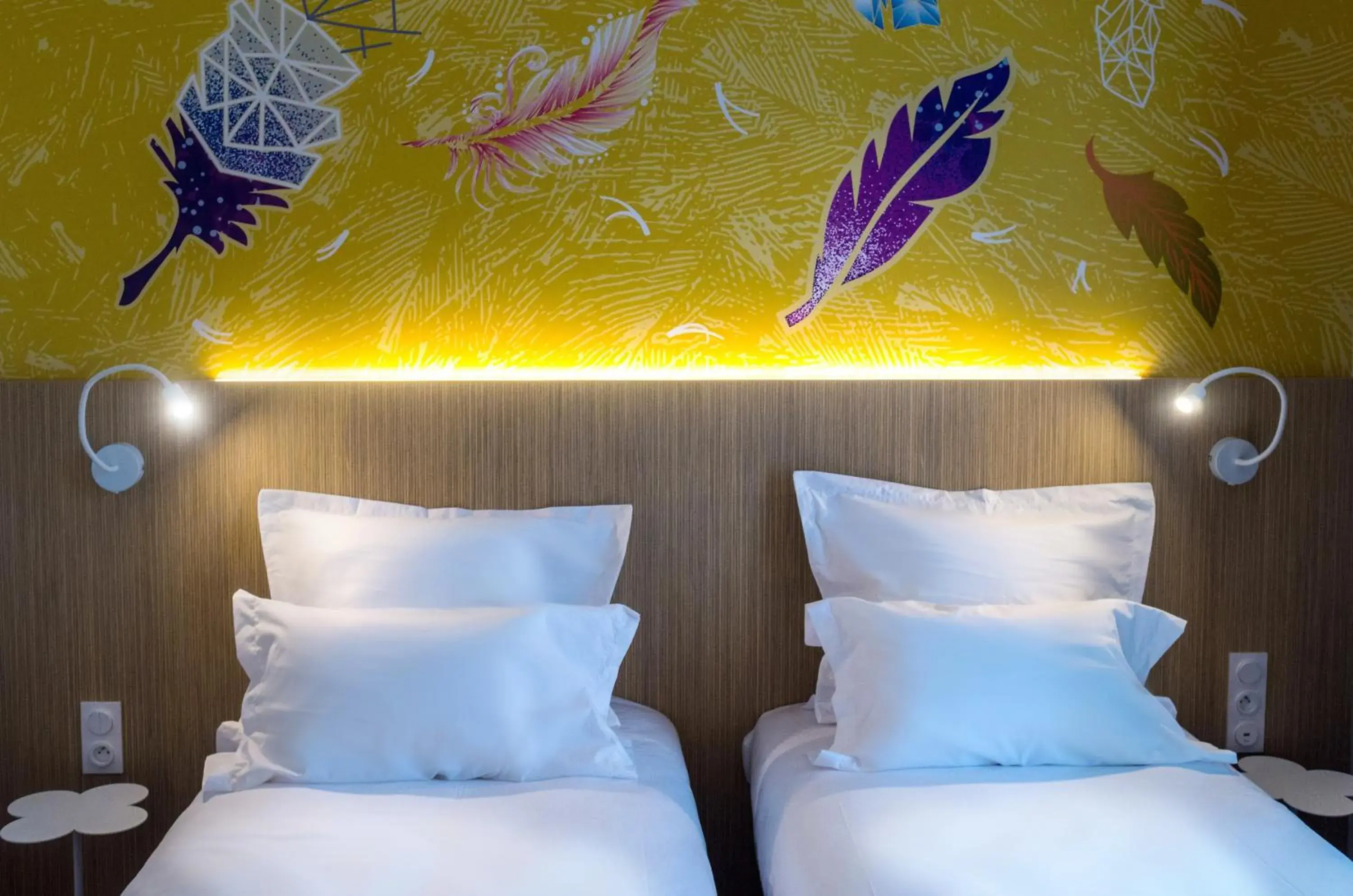 Bed in Kyriad Prestige Amiens Poulainville - Hotel and Spa Bed in Kyriad Prestige Amiens Poulainville - Hotel and Spa