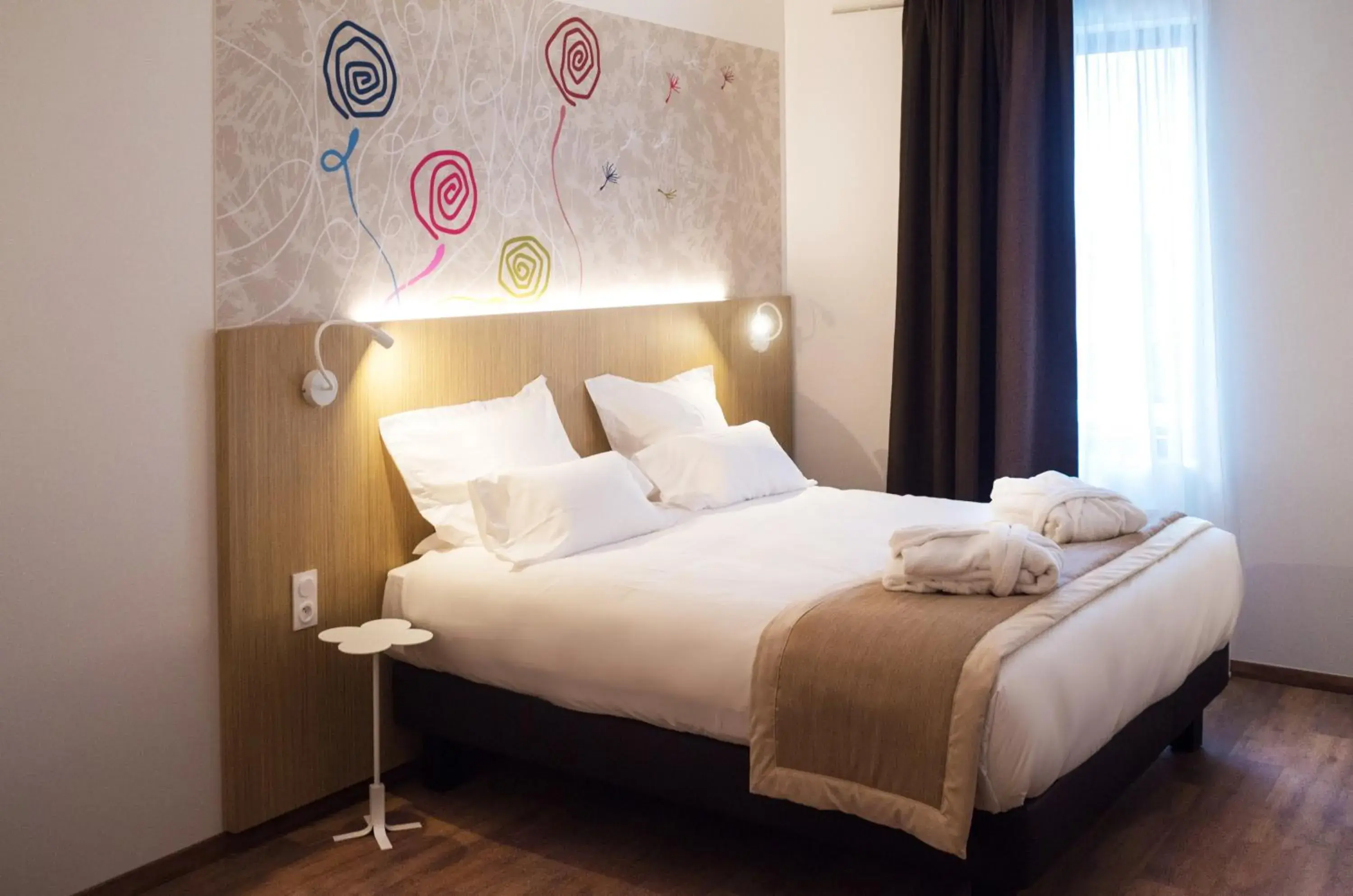 Bed in Kyriad Prestige Amiens Poulainville - Hotel and Spa Bed in Kyriad Prestige Amiens Poulainville - Hotel and Spa