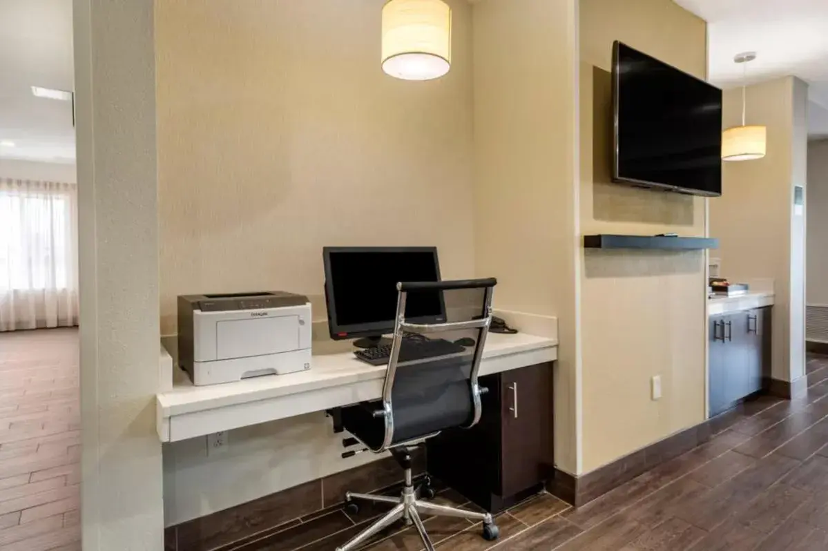 Business facilities, TV/Entertainment Center in Sleep Inn & Suites